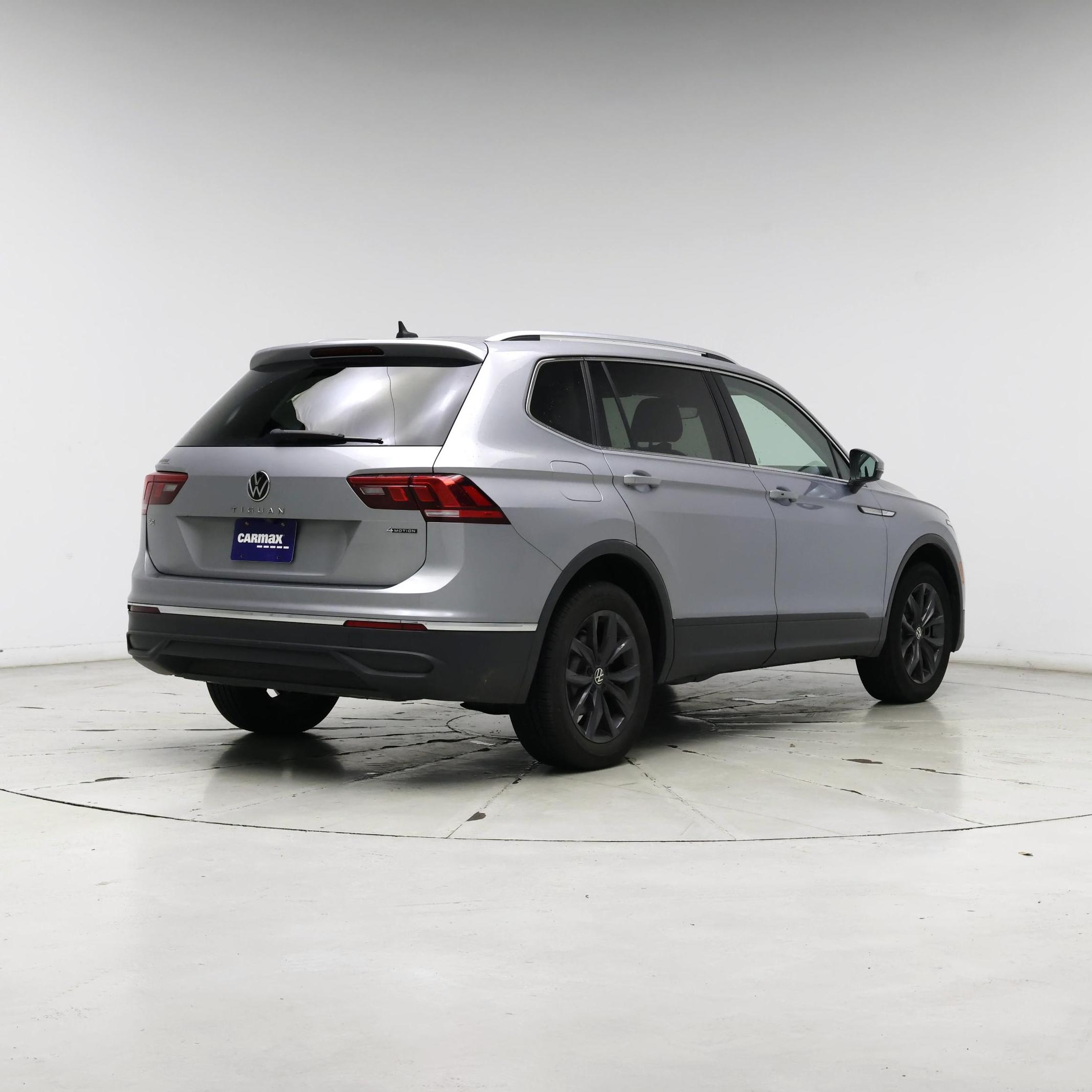 Thumbnail: 2022 Volkswagen Tiguan - 8