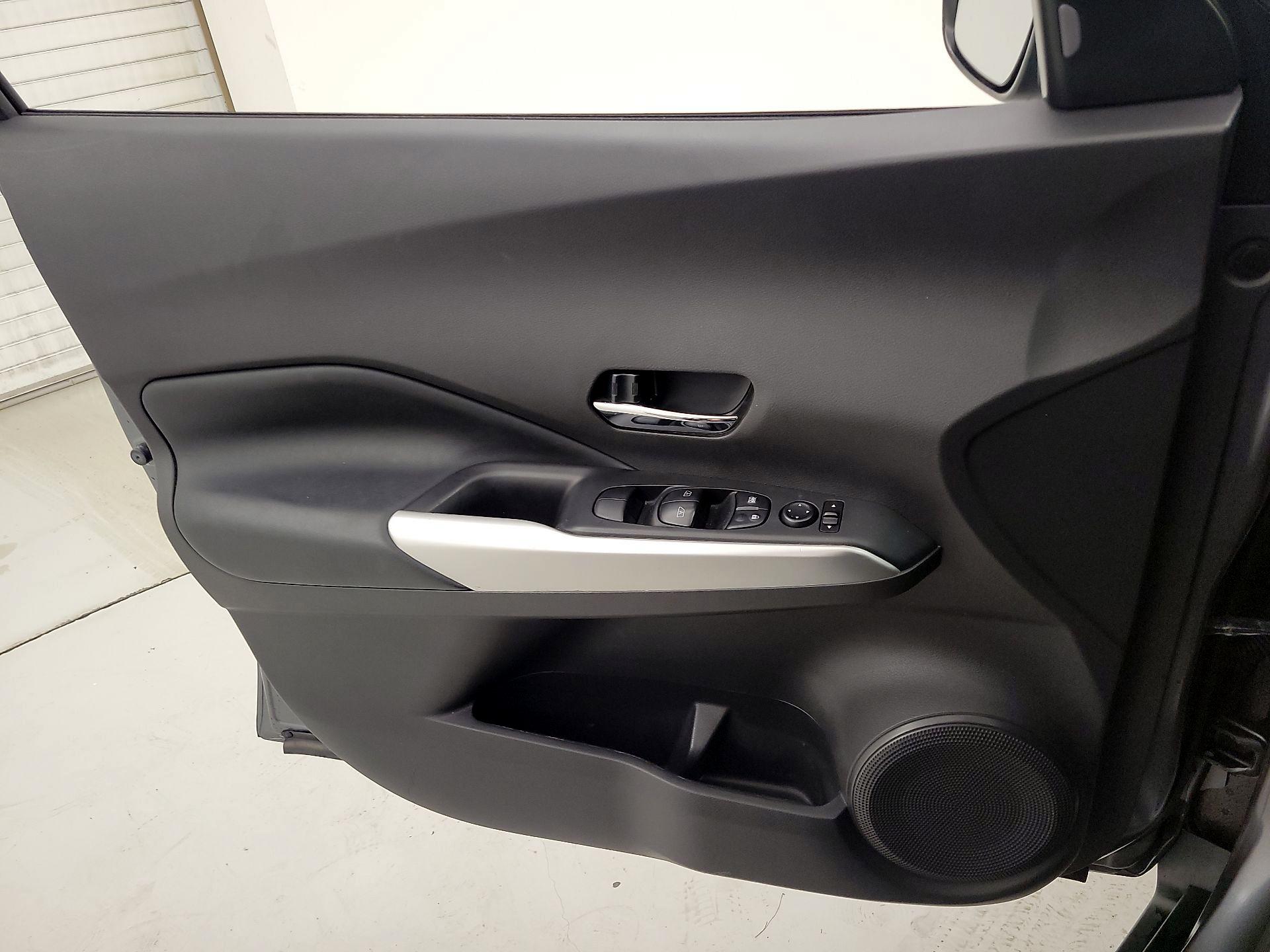 Thumbnail: 2019 Nissan Kicks - 12