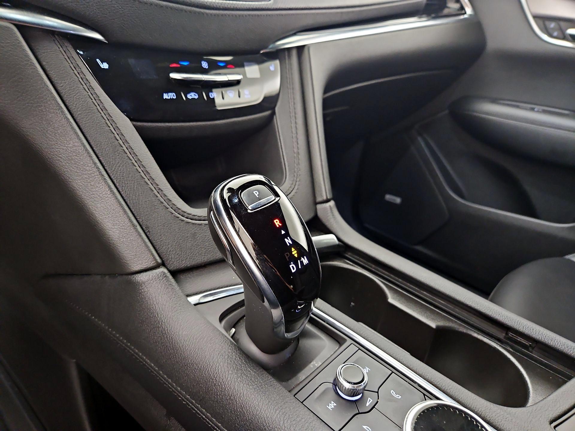 Thumbnail: 2023 Cadillac XT6 - 18