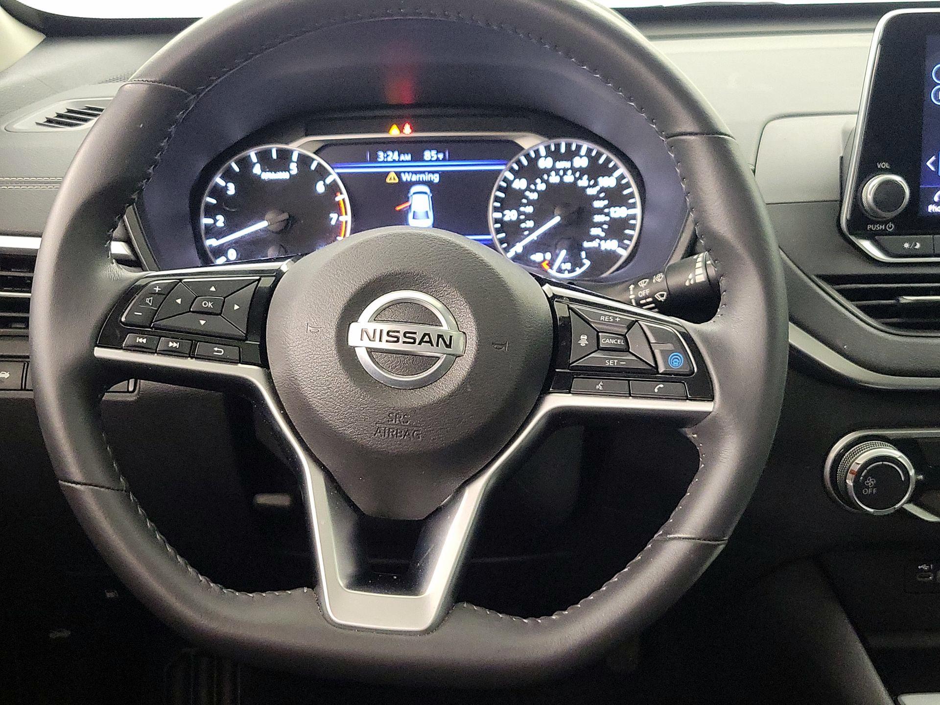 Thumbnail: 2022 Nissan Altima - 10