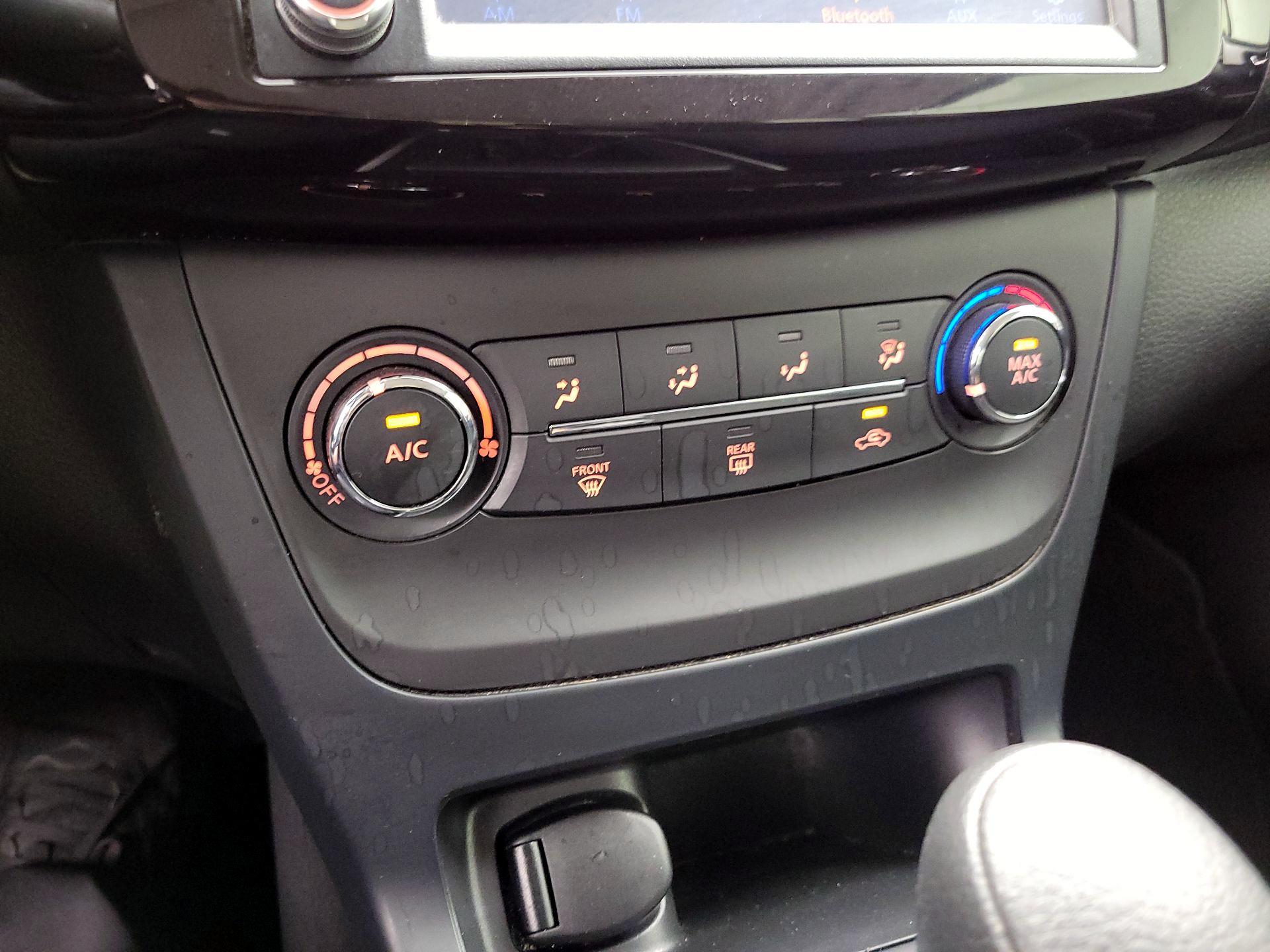Thumbnail: 2019 Nissan Sentra - 16