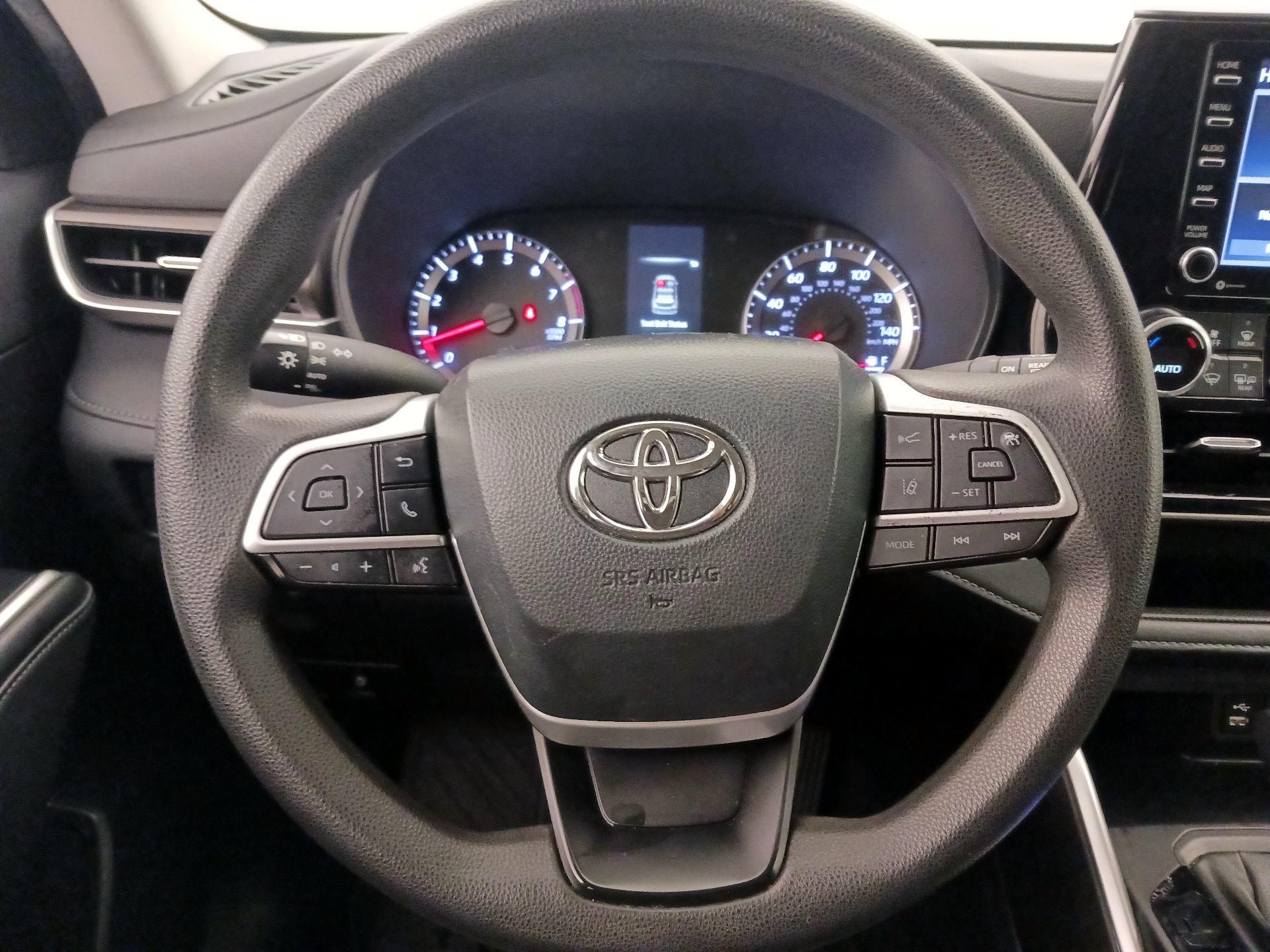 Thumbnail: 2022 Toyota Highlander - 10