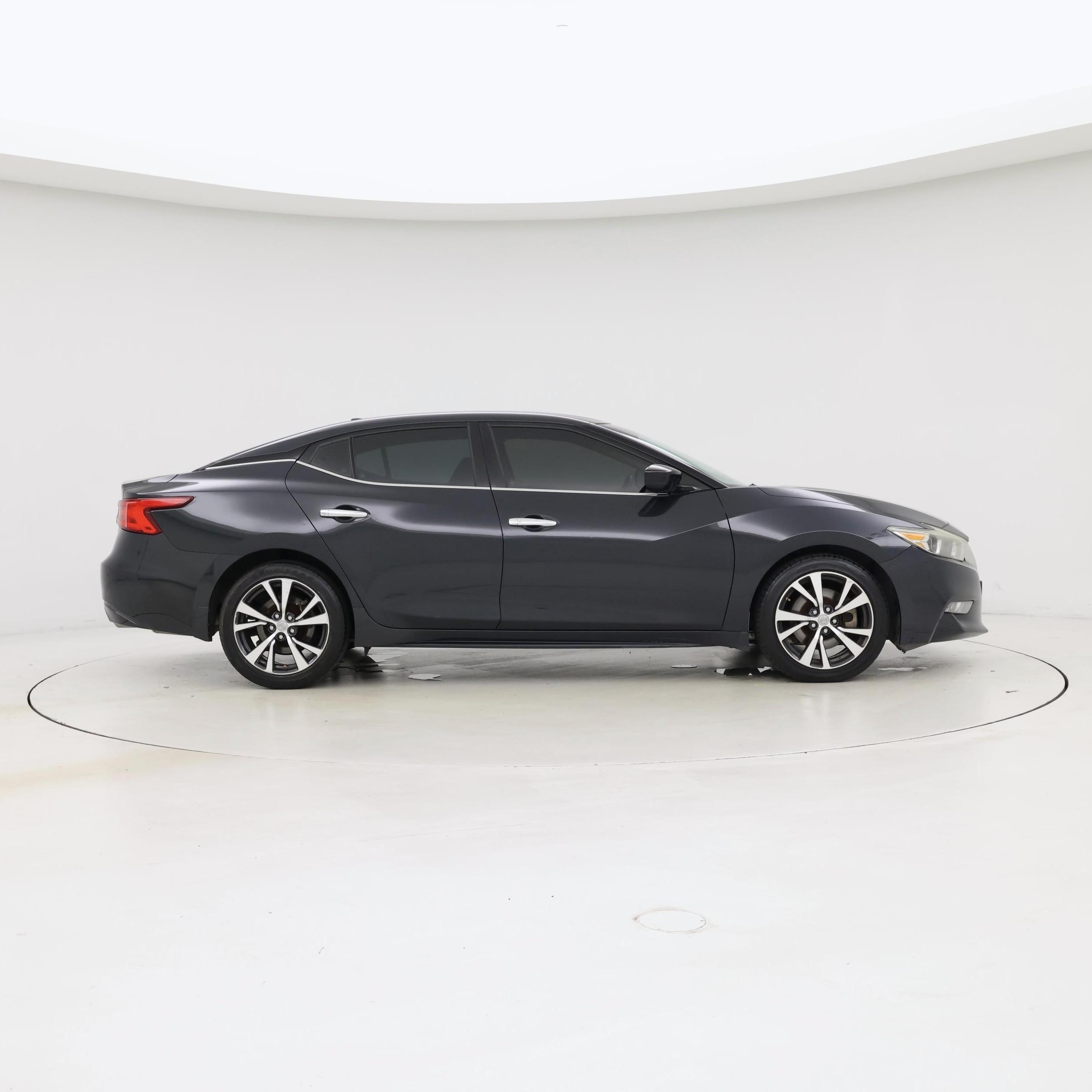 Thumbnail: 2017 Nissan Maxima - 7