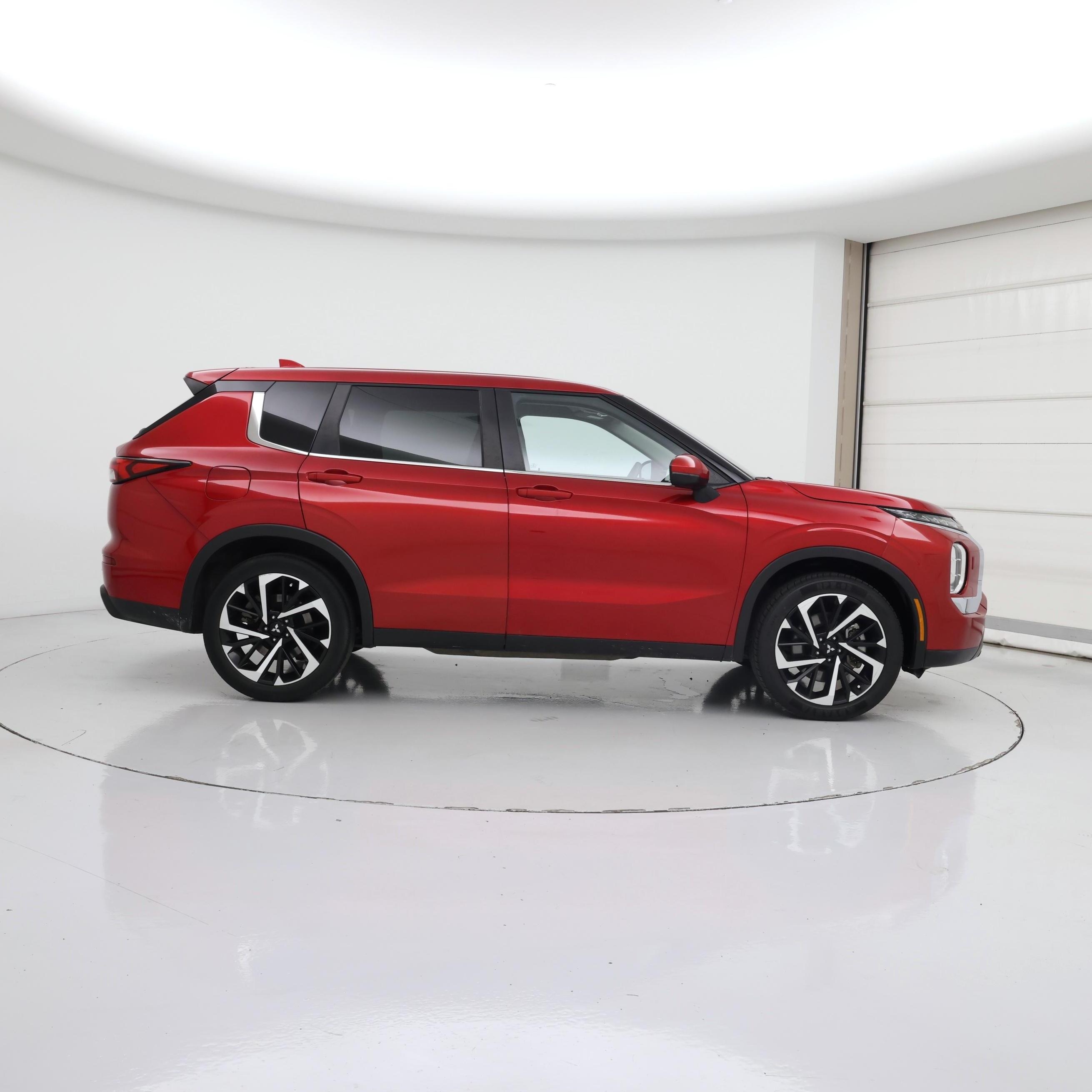 Thumbnail: 2022 Mitsubishi Outlander - 7