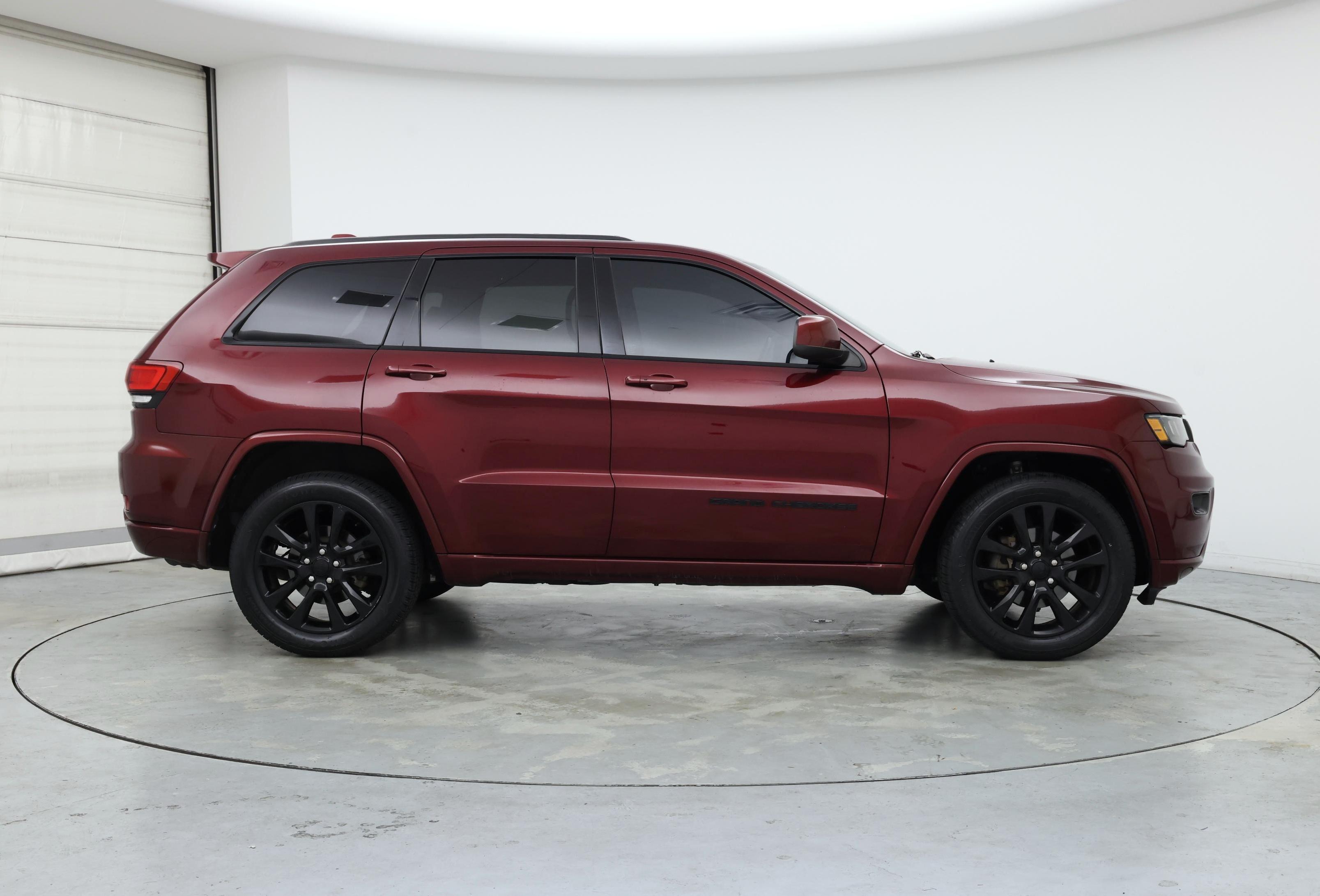 Thumbnail: 2019 Jeep Grand Cherokee - 7