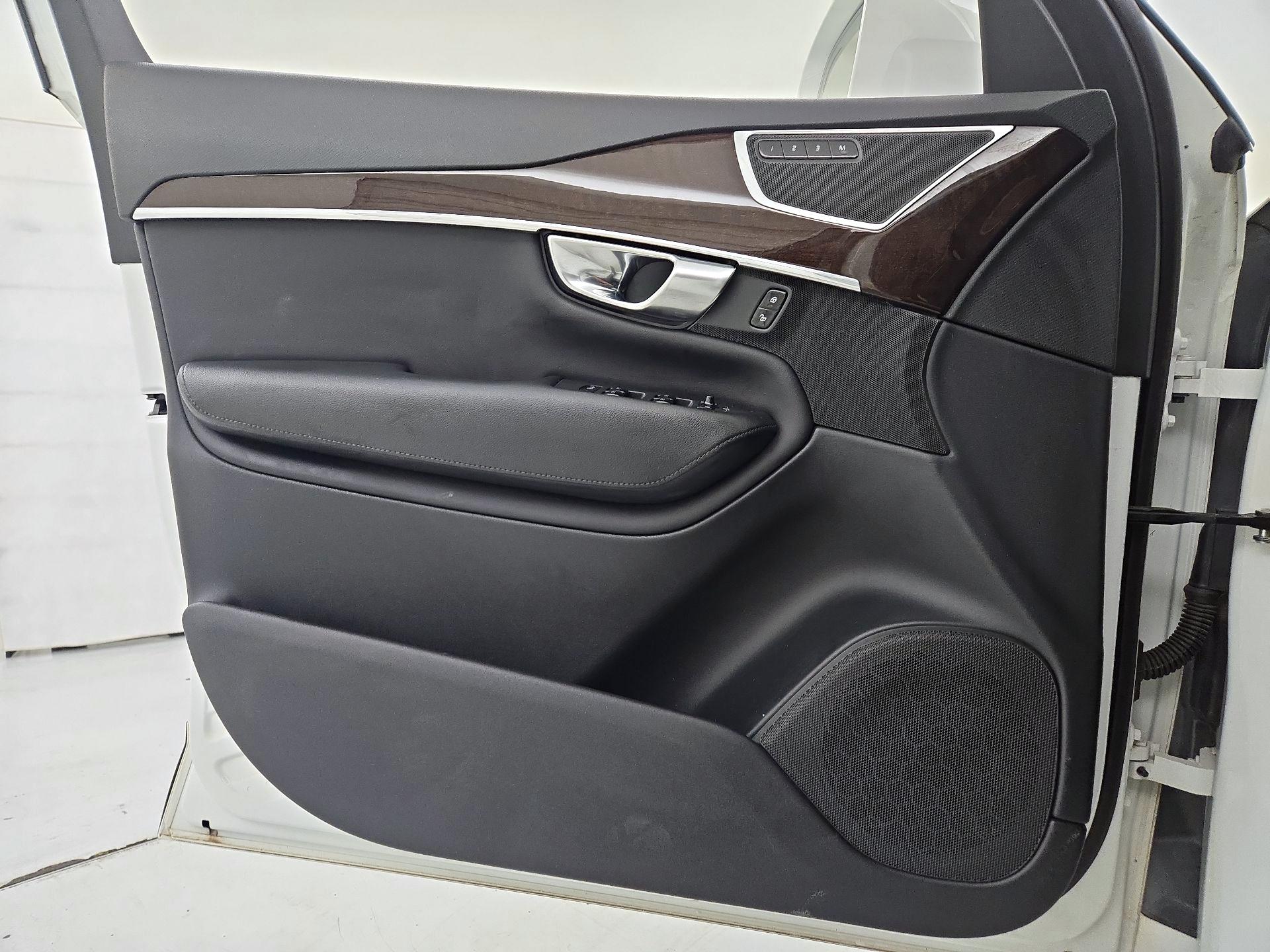 Thumbnail: 2019 Volvo XC90 - 12