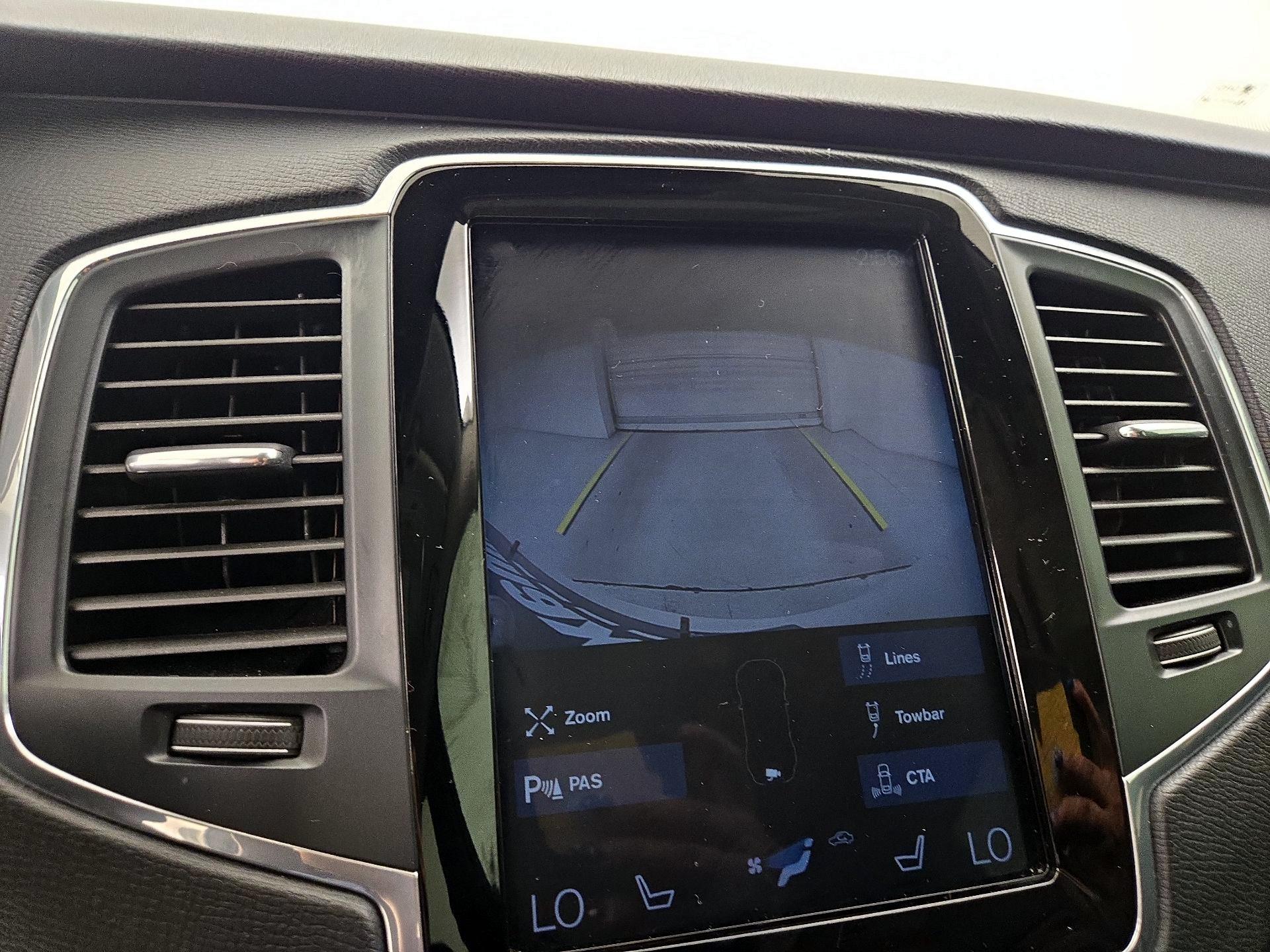Thumbnail: 2019 Volvo XC90 - 14