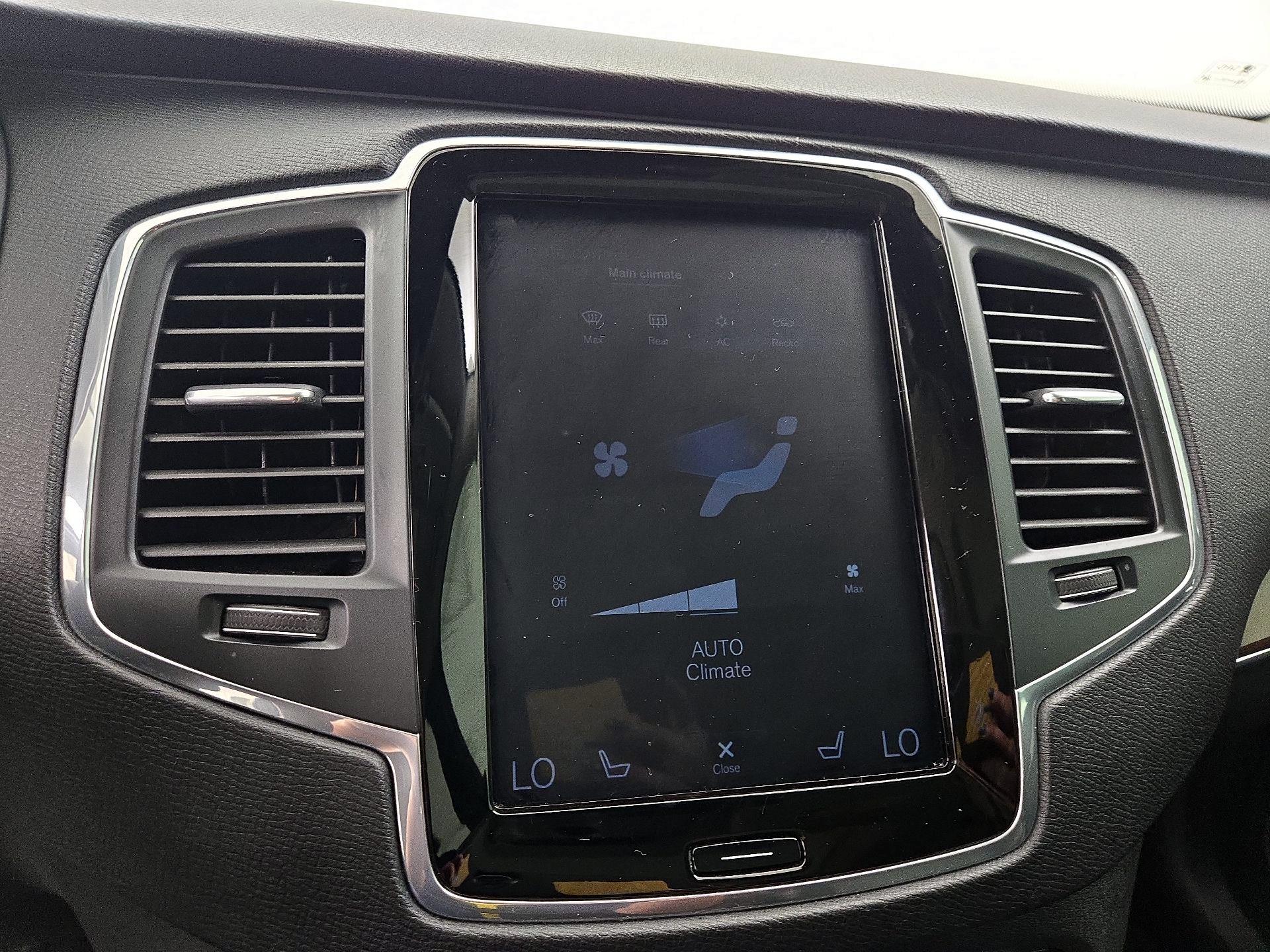 Thumbnail: 2019 Volvo XC90 - 16