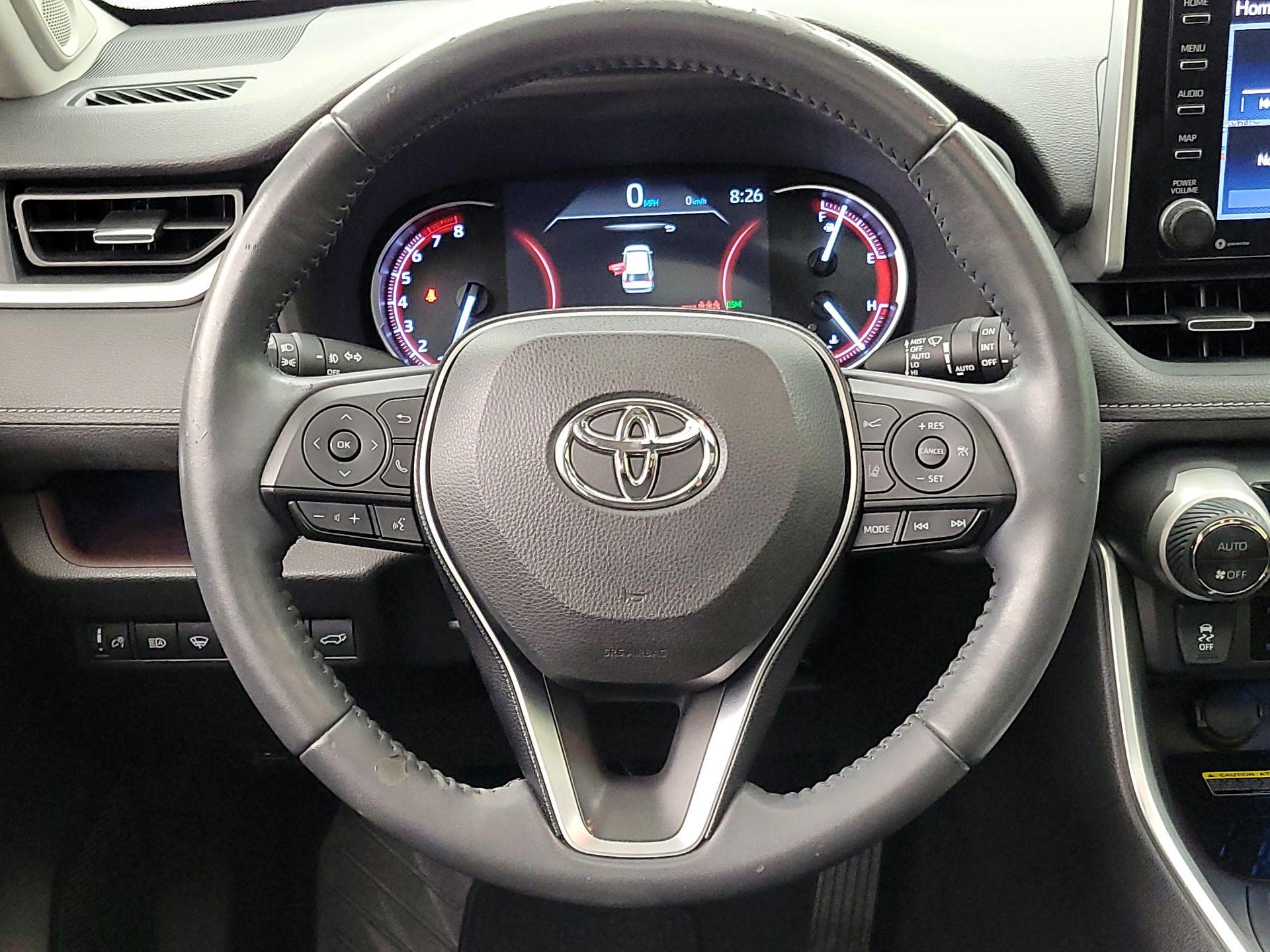 Thumbnail: 2019 Toyota RAV4 - 10
