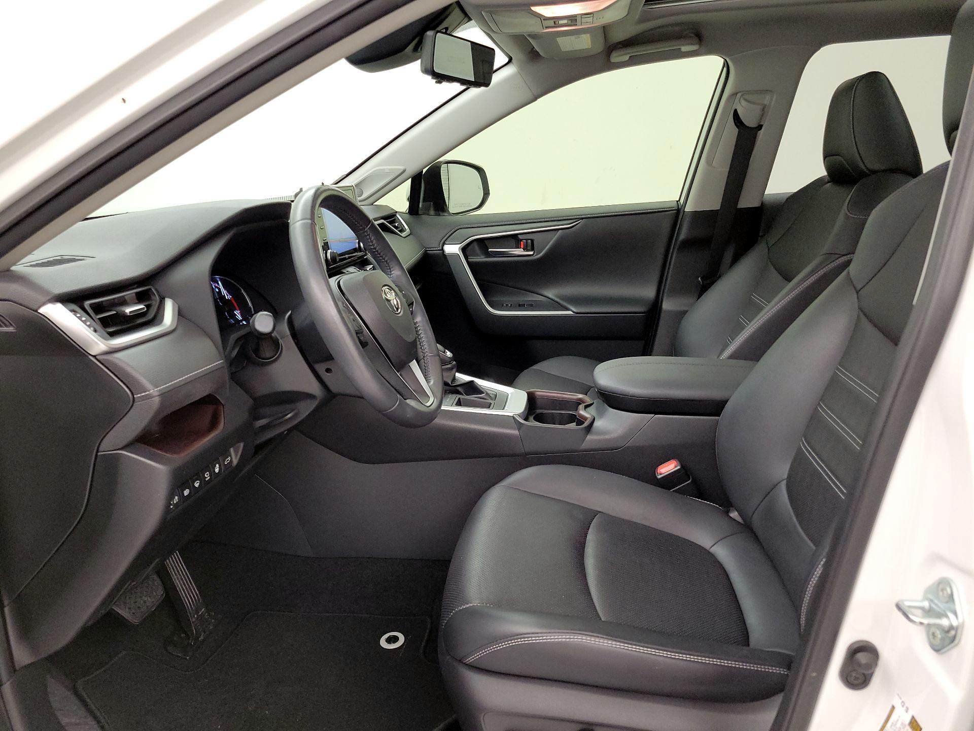 Thumbnail: 2019 Toyota RAV4 - 11