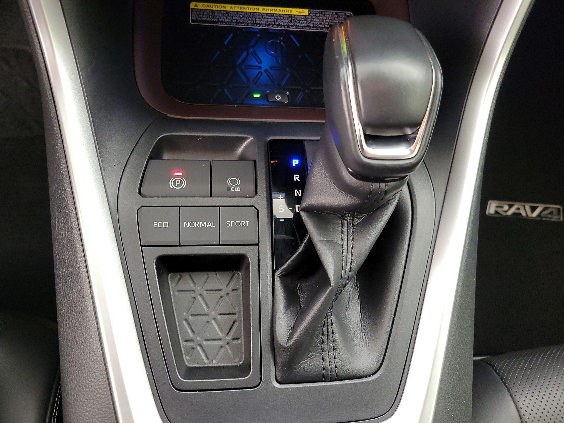 Thumbnail: 2019 Toyota RAV4 - 18