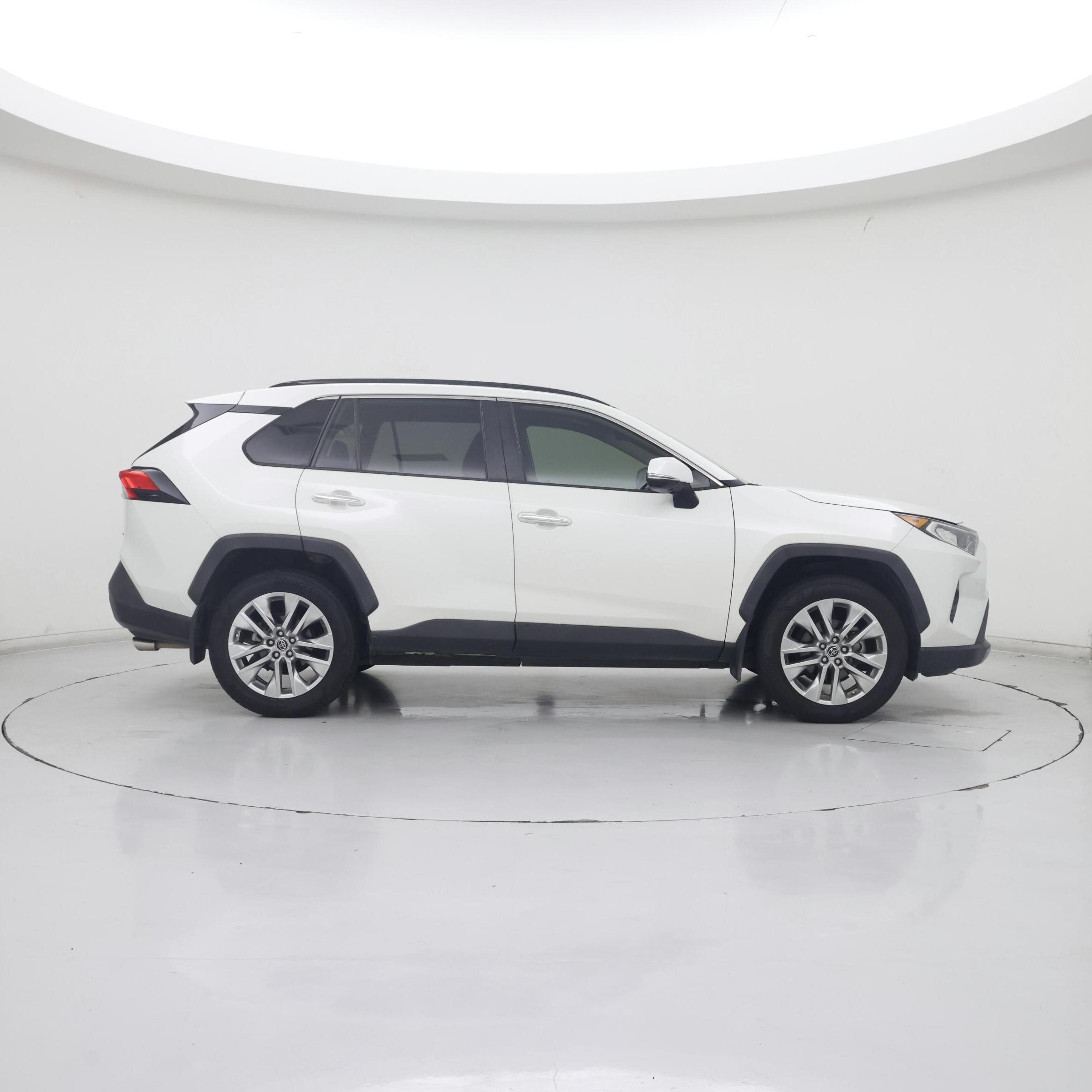 Thumbnail: 2019 Toyota RAV4 - 7