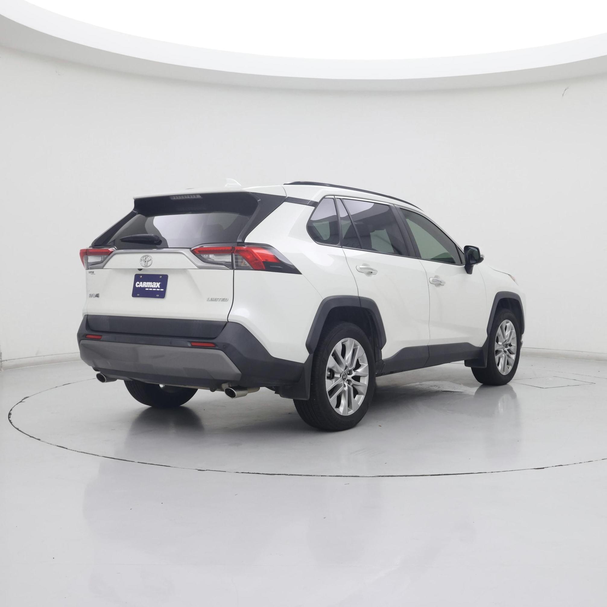 Thumbnail: 2019 Toyota RAV4 - 8