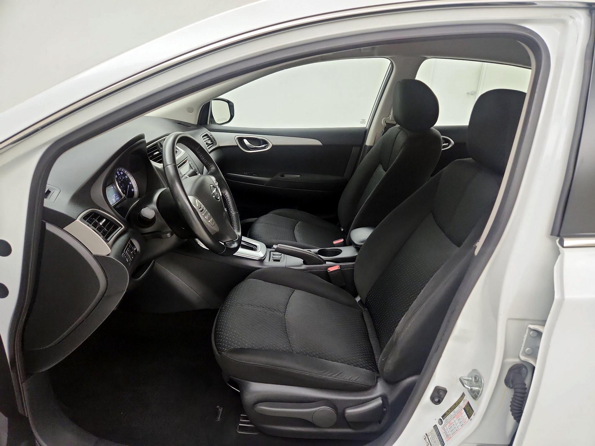 Thumbnail: 2015 Nissan Sentra - 11