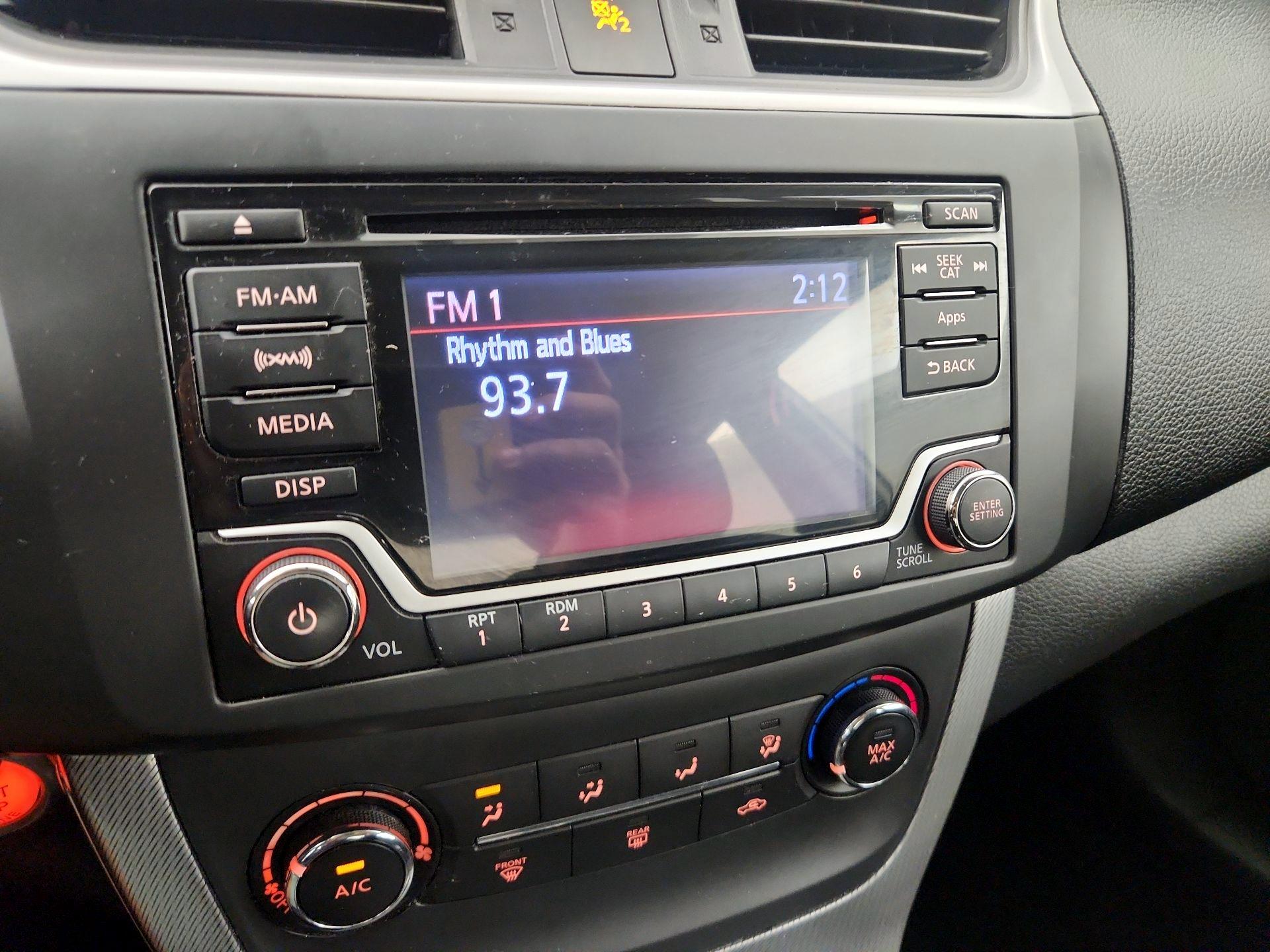 Thumbnail: 2015 Nissan Sentra - 15