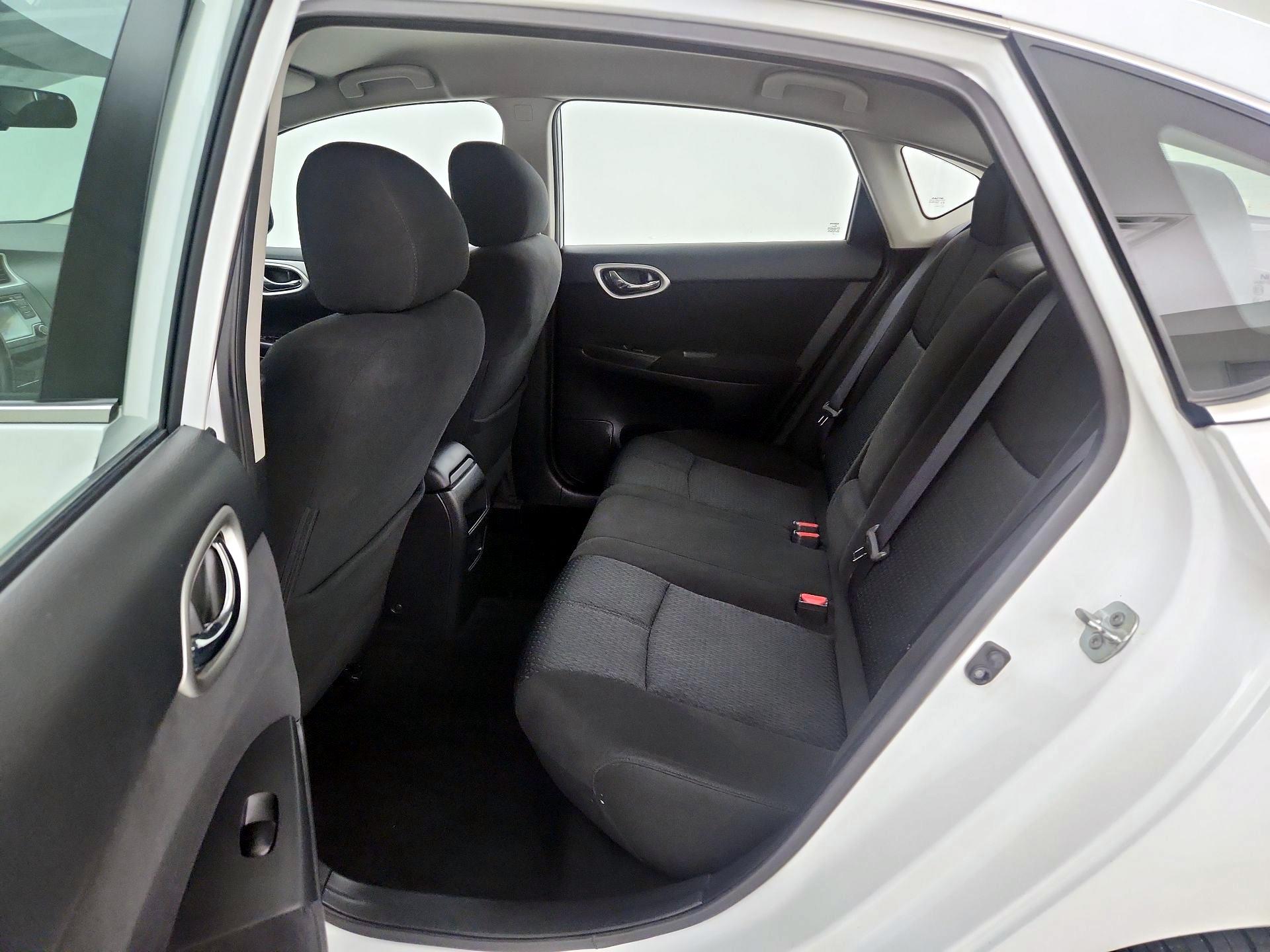 Thumbnail: 2015 Nissan Sentra - 18