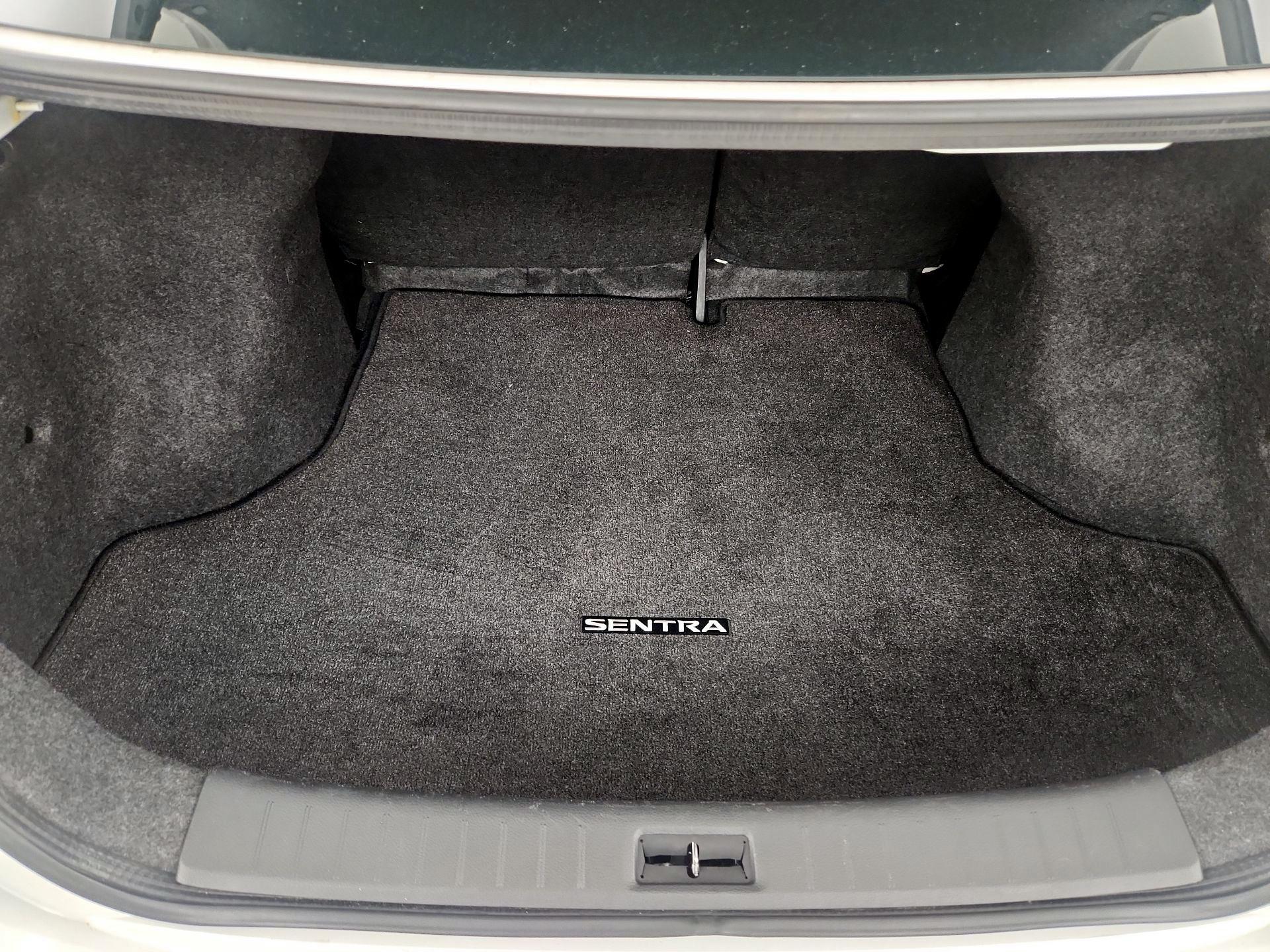 Thumbnail: 2015 Nissan Sentra - 19
