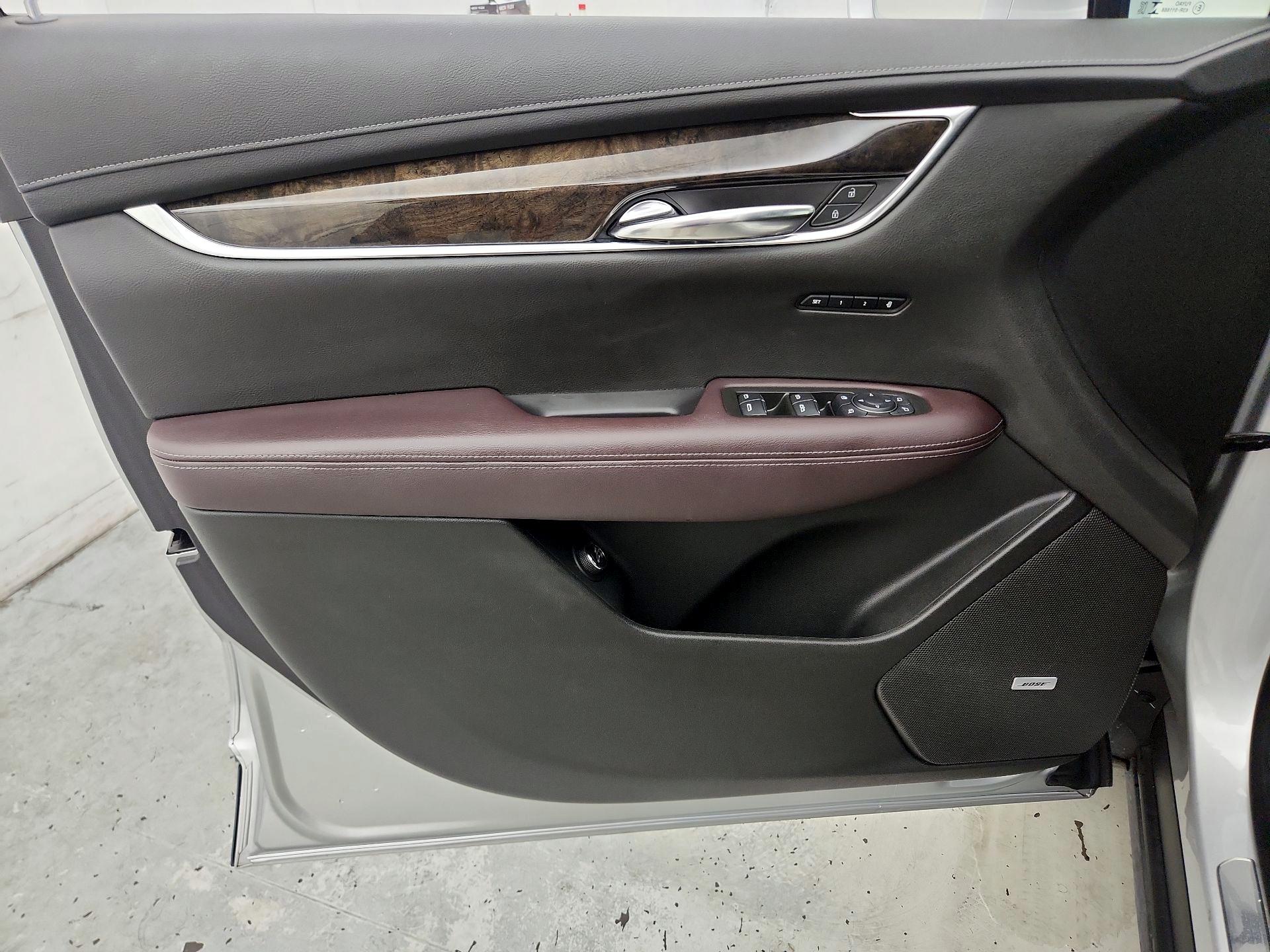 Thumbnail: 2020 Cadillac XT6 - 12