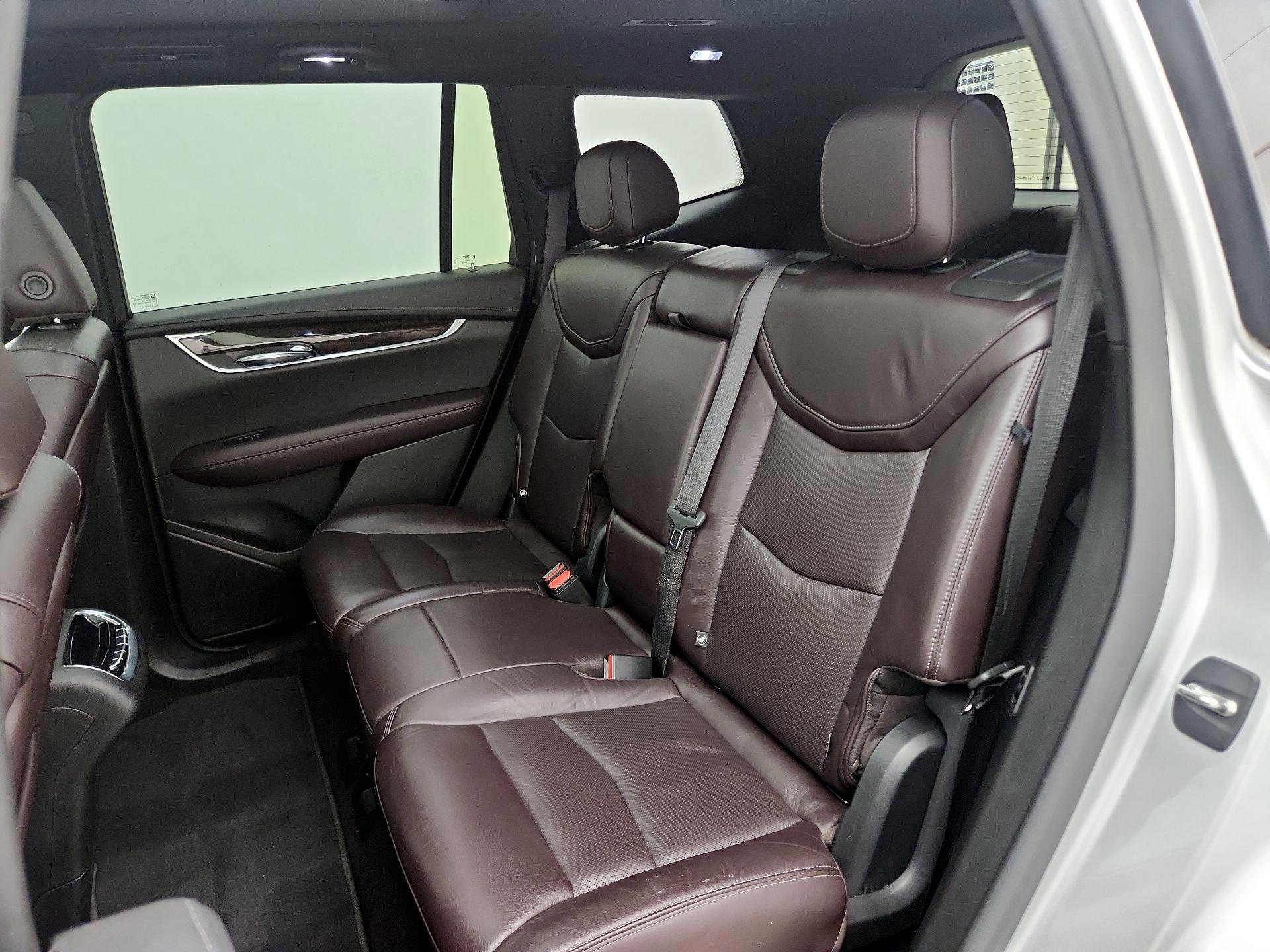 Thumbnail: 2020 Cadillac XT6 - 20