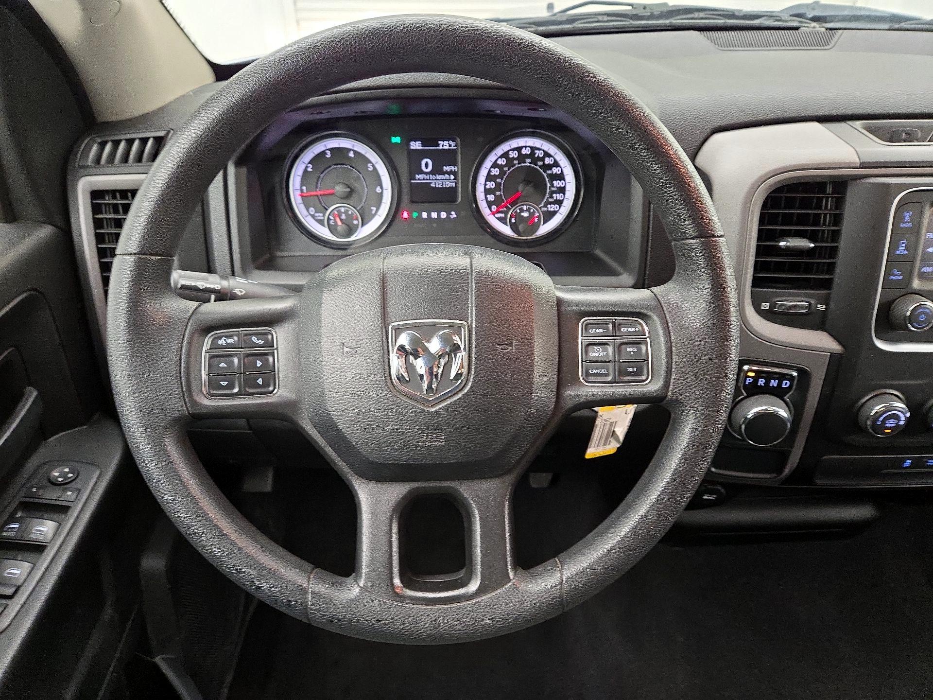 Thumbnail: 2021 RAM 1500 Classic - 10