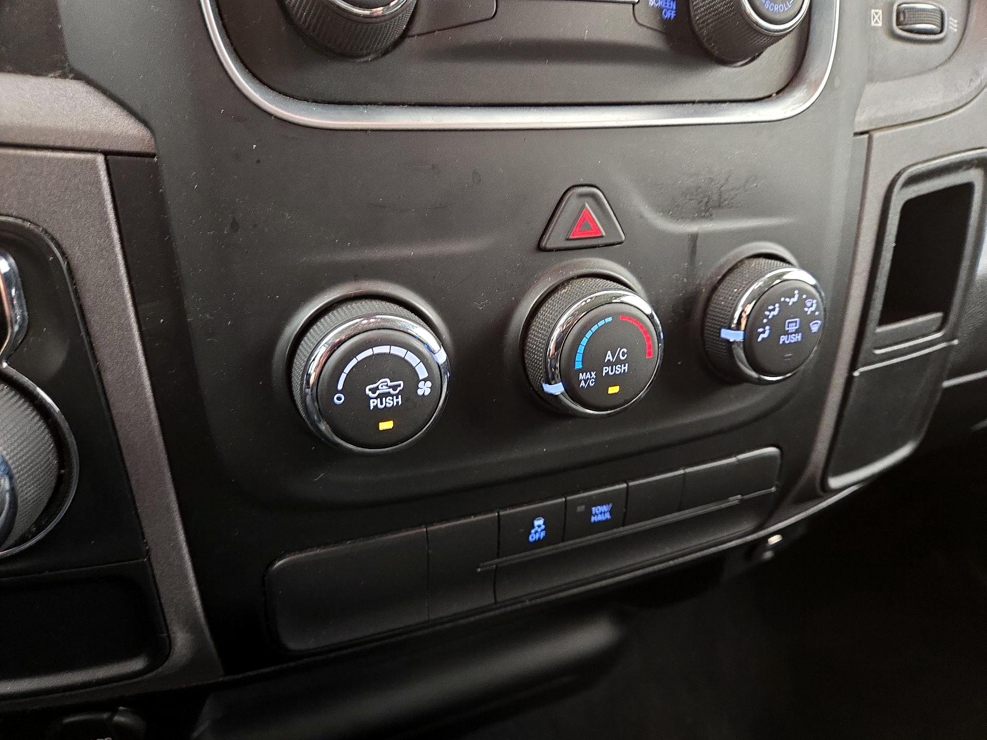Thumbnail: 2021 RAM 1500 Classic - 16