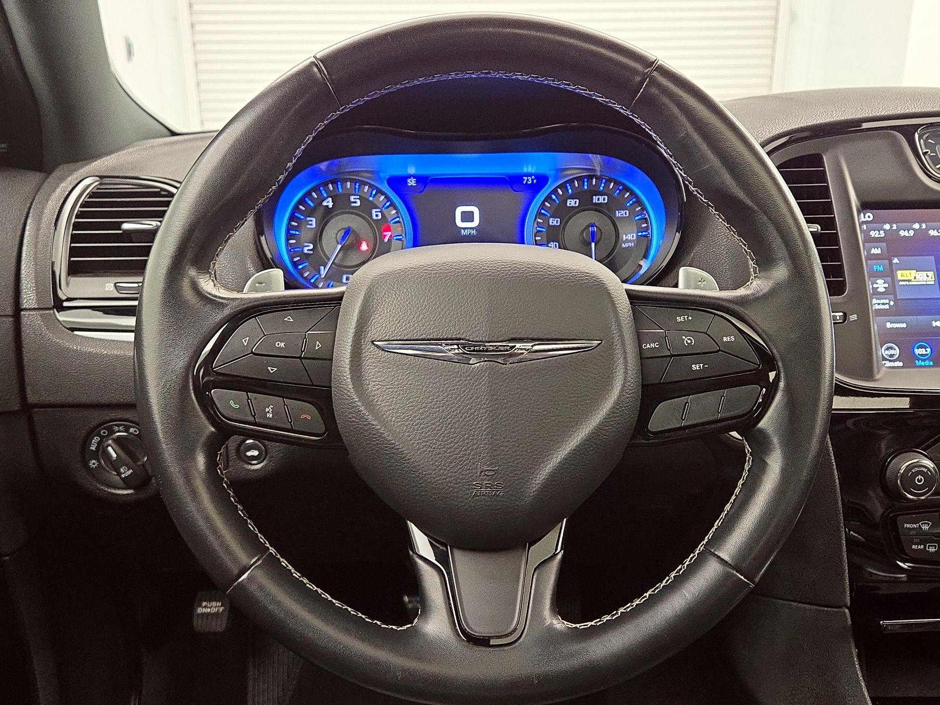 Thumbnail: 2022 Chrysler 300 - 10