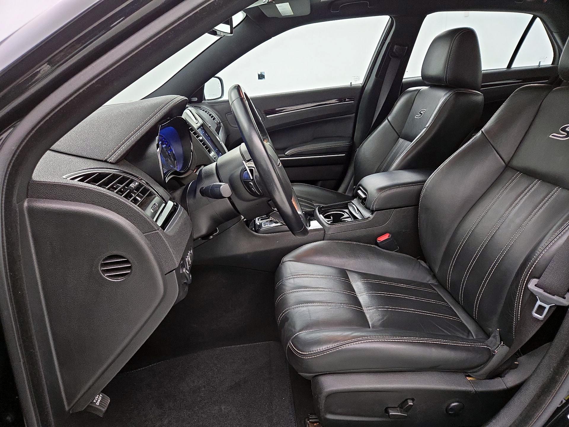 Thumbnail: 2022 Chrysler 300 - 11