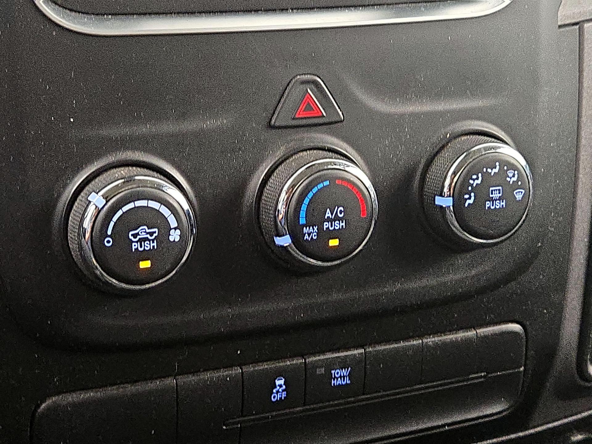 Thumbnail: 2021 RAM 1500 Classic - 16