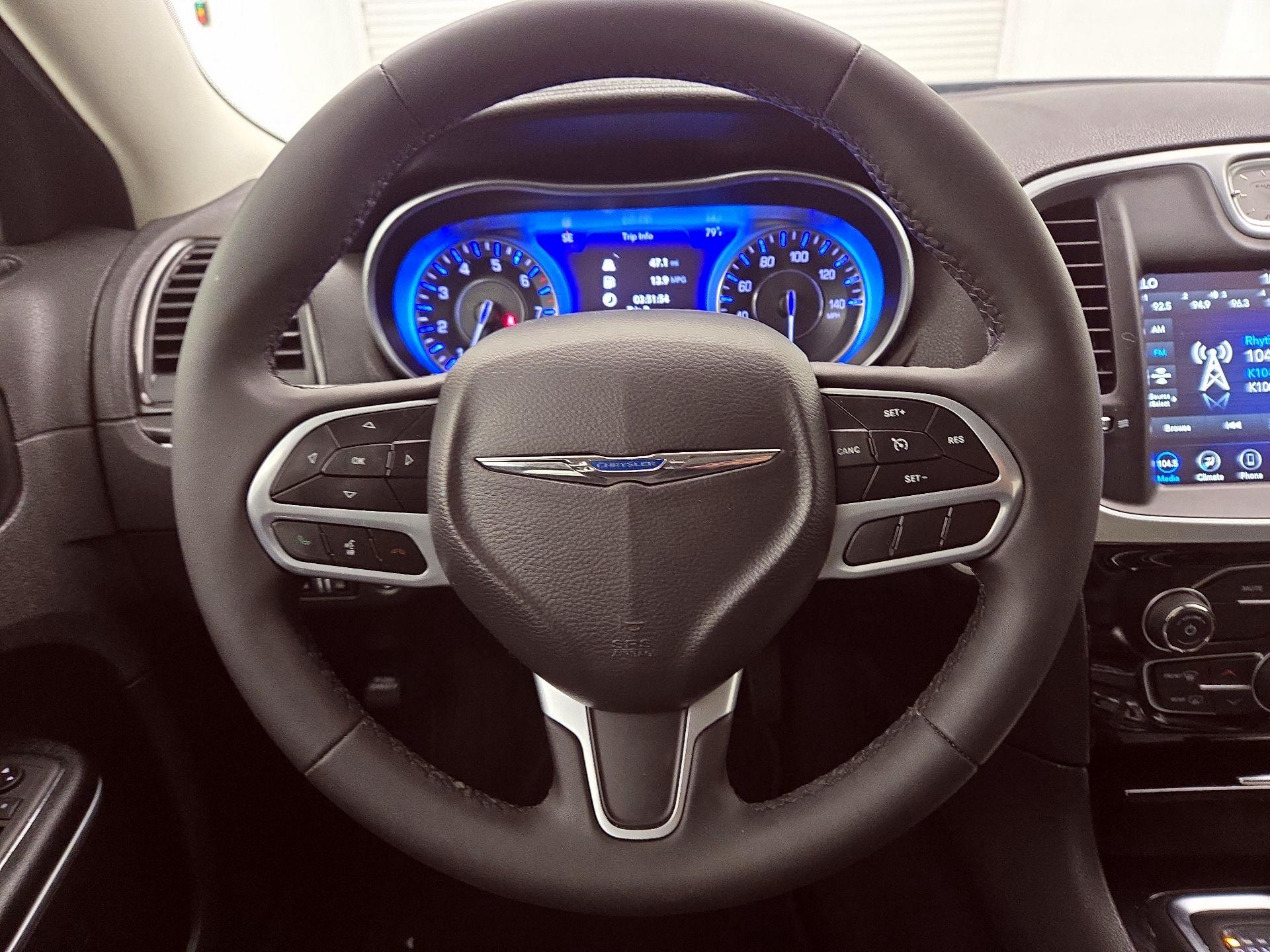 Thumbnail: 2023 Chrysler 300 - 10
