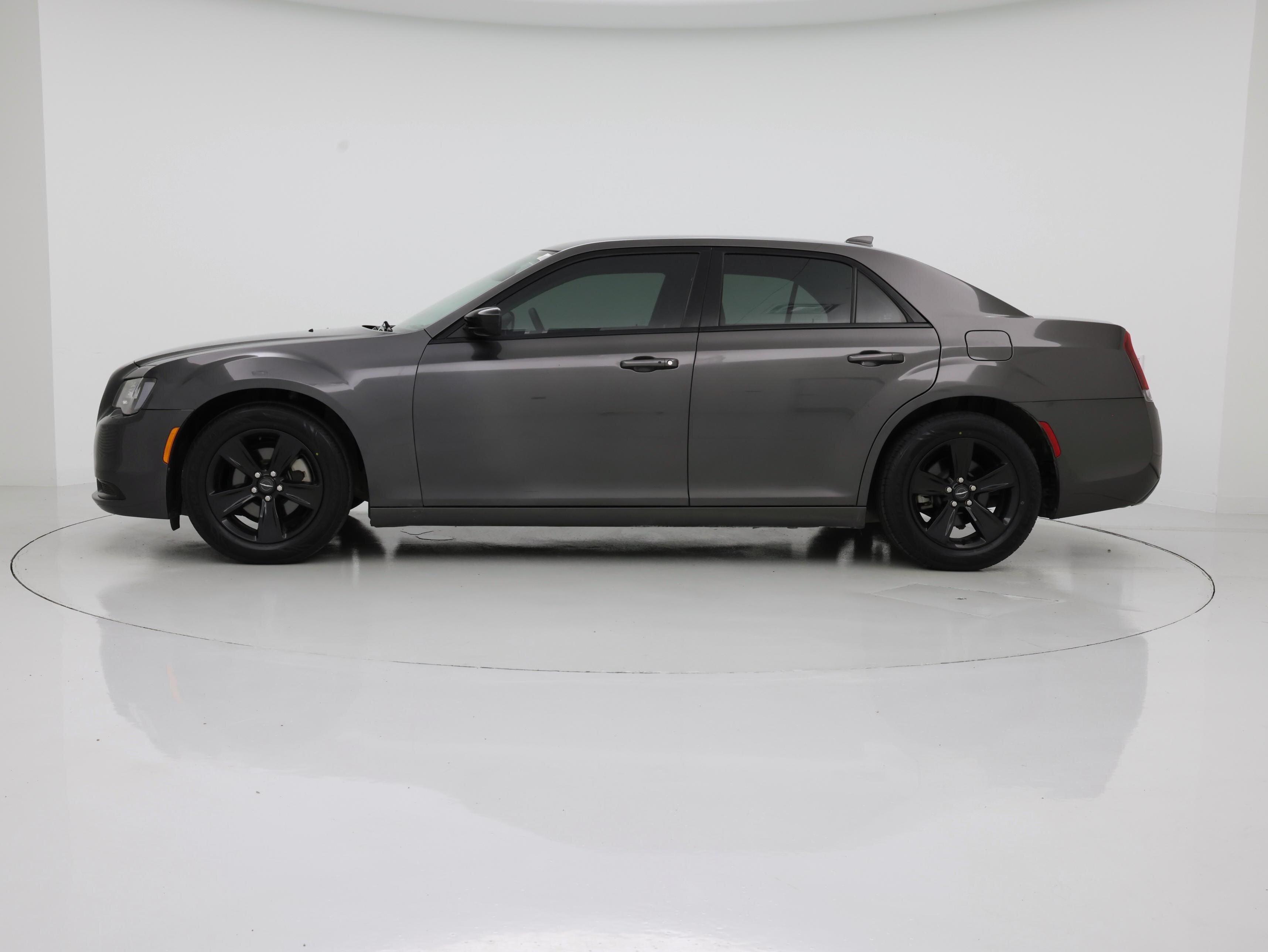 Thumbnail: 2023 Chrysler 300 - 3