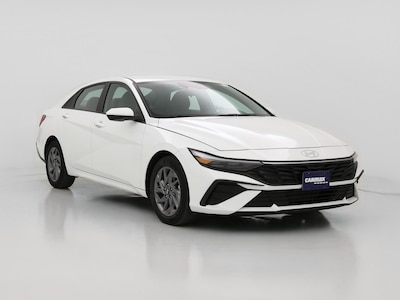 White 2024 Hyundai Elantra SEL