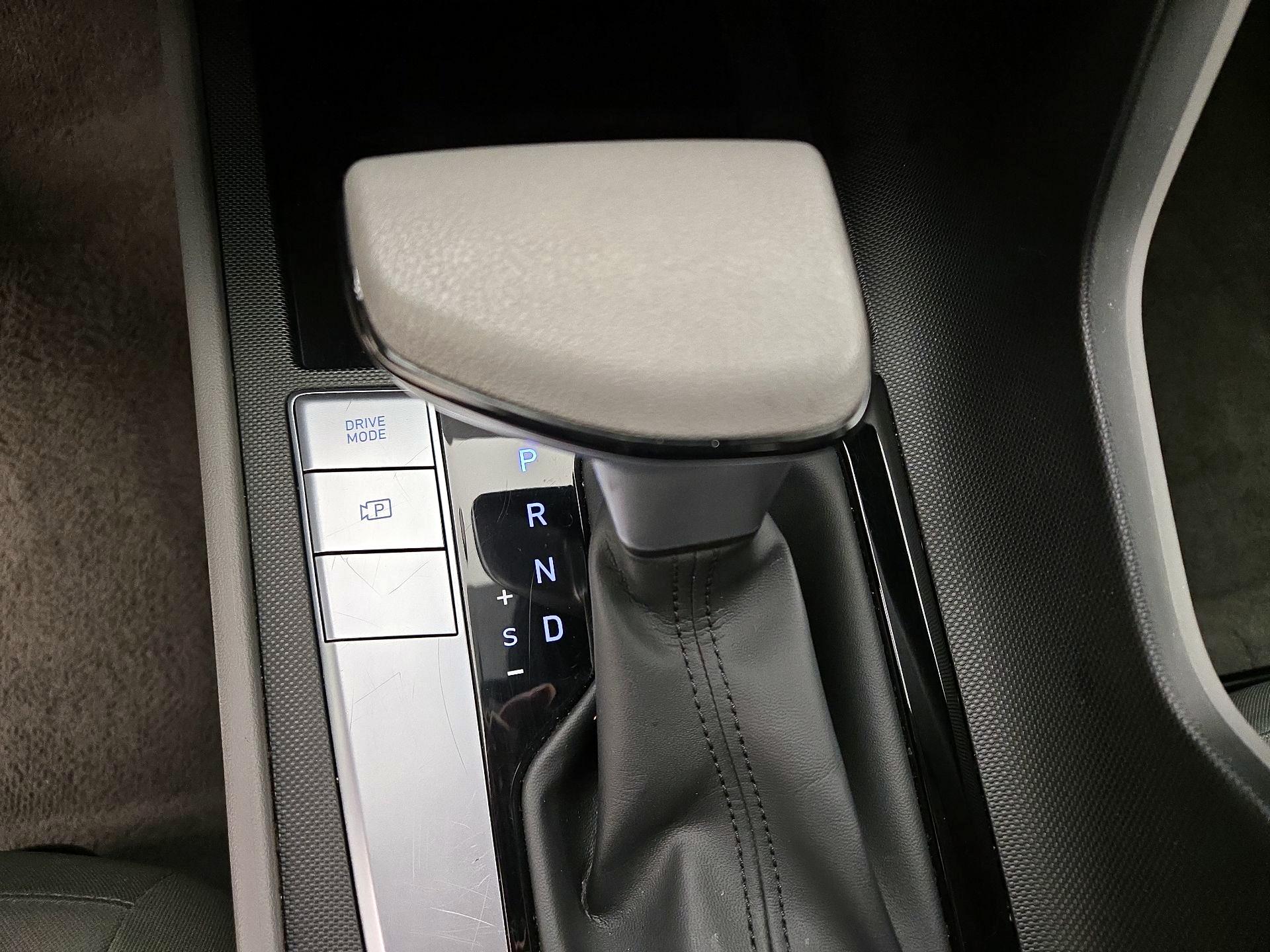 Thumbnail: 2024 Hyundai Elantra - 18