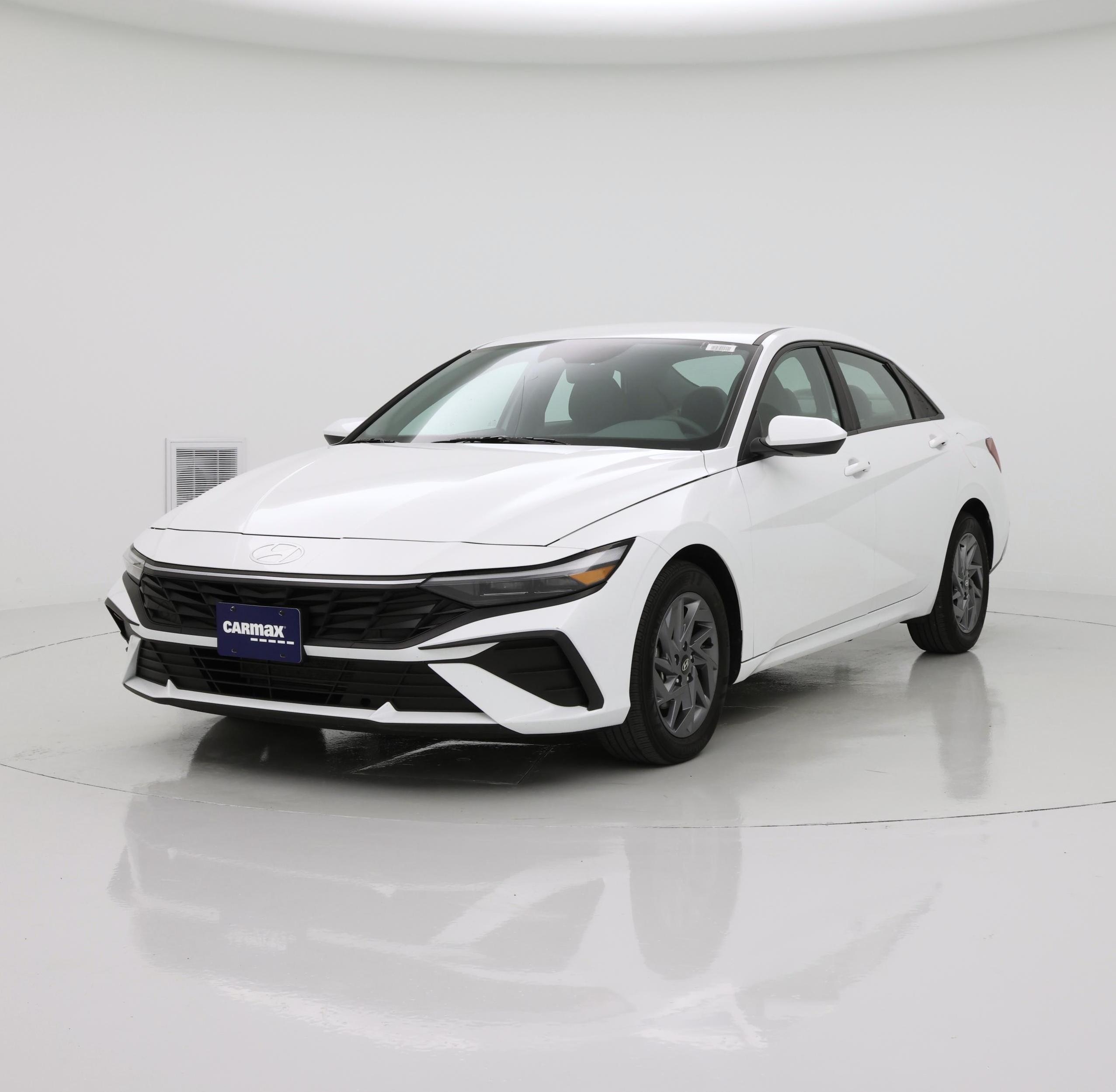 Thumbnail: 2024 Hyundai Elantra - 4