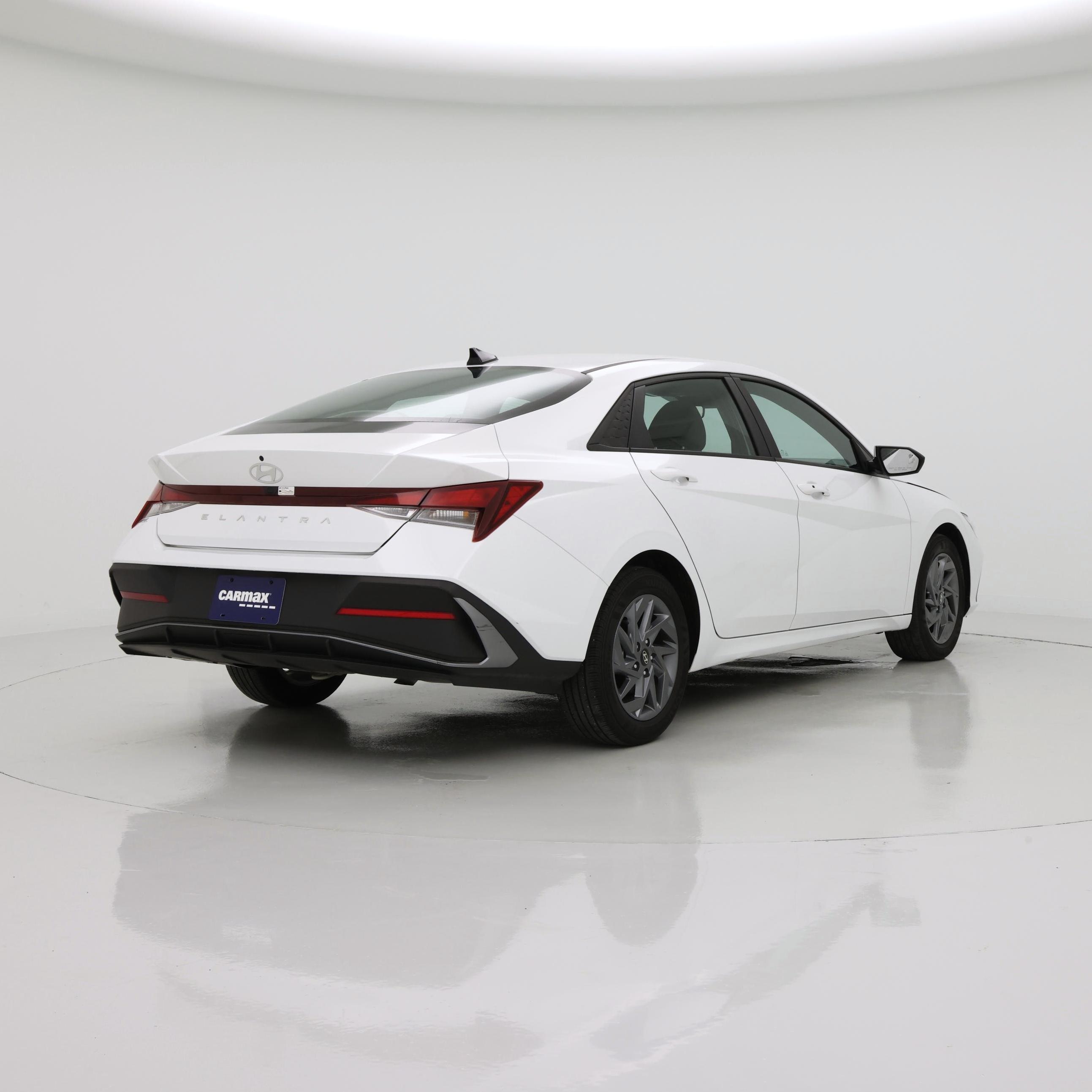 Thumbnail: 2024 Hyundai Elantra - 8