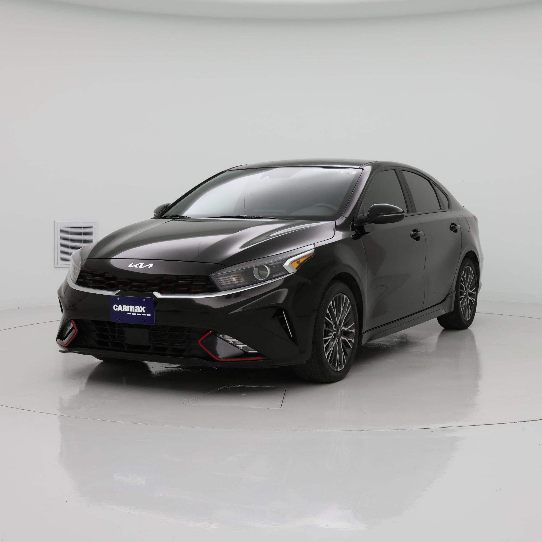 Thumbnail: 2023 Kia Forte - 4