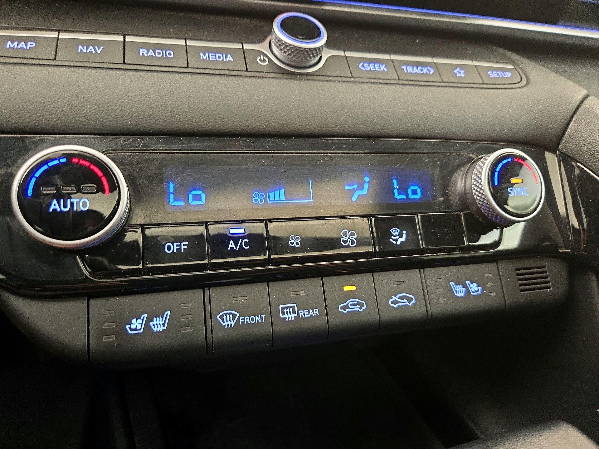 Thumbnail: 2023 Hyundai Elantra - 17