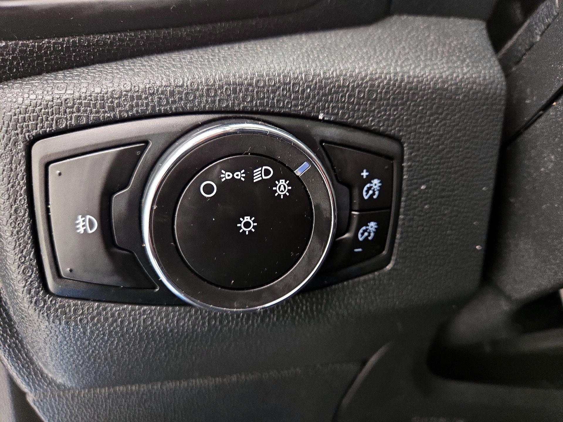Thumbnail: 2019 Ford EcoSport - 13