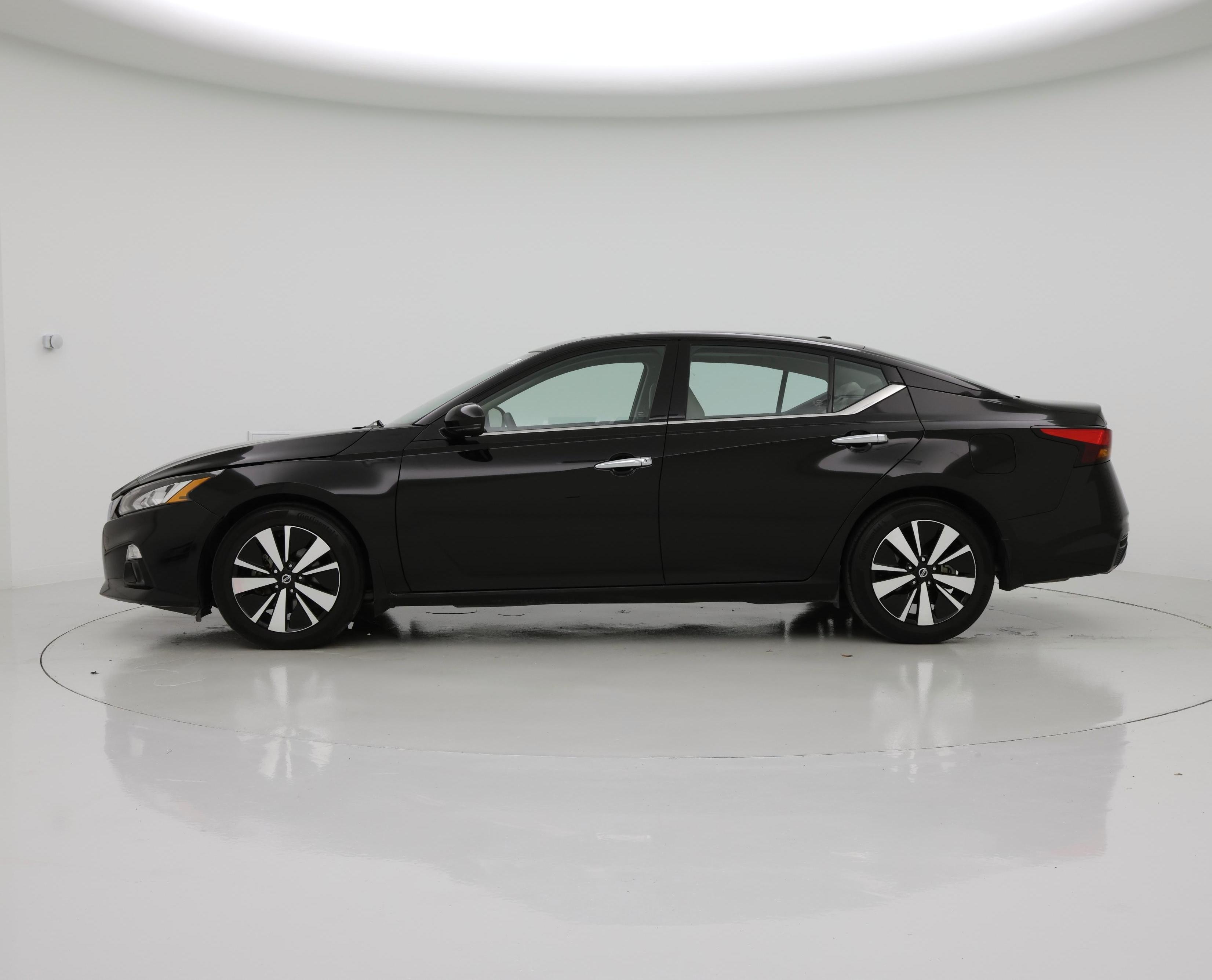 Thumbnail: 2022 Nissan Altima - 3