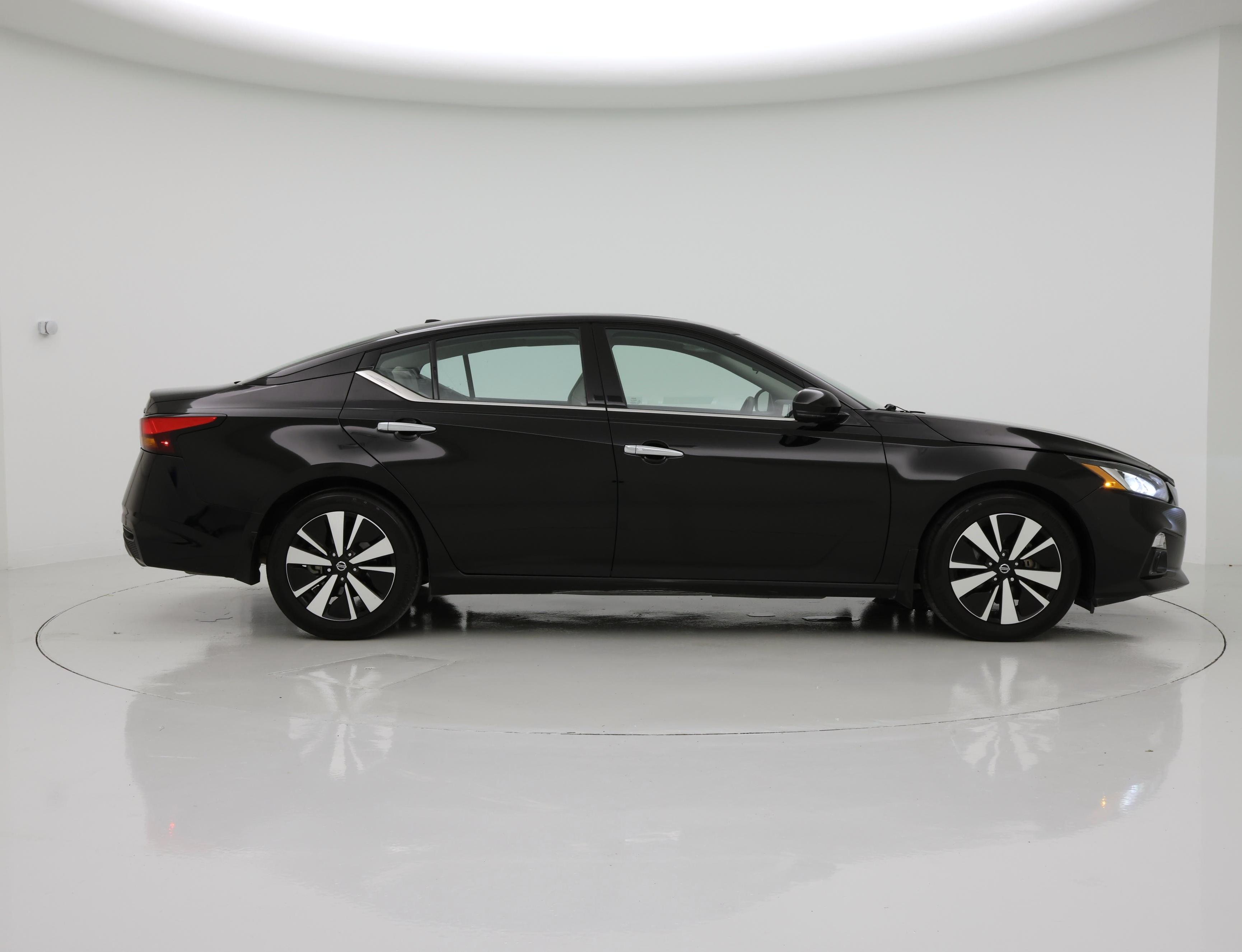 Thumbnail: 2022 Nissan Altima - 7