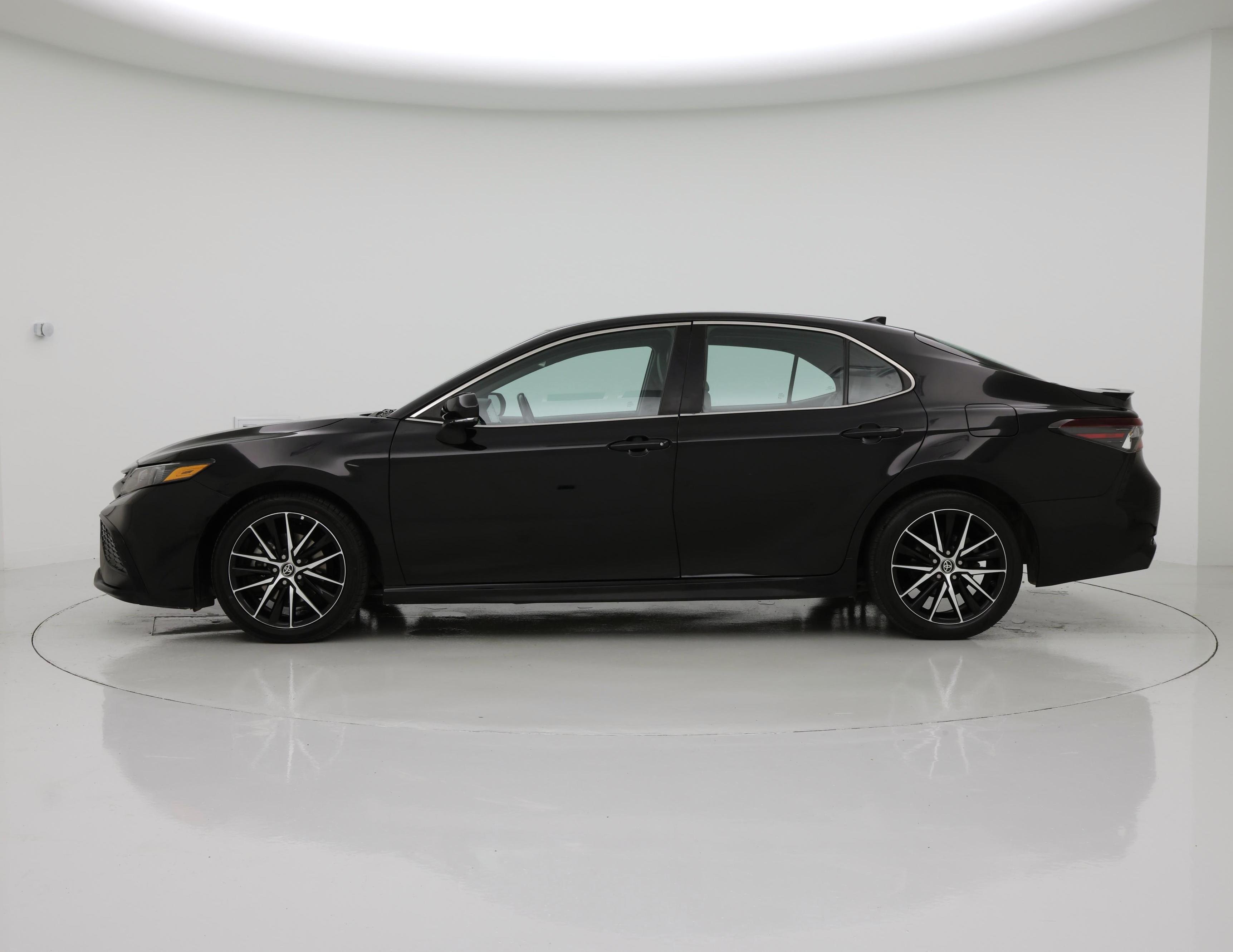 Thumbnail: 2022 Toyota Camry - 3