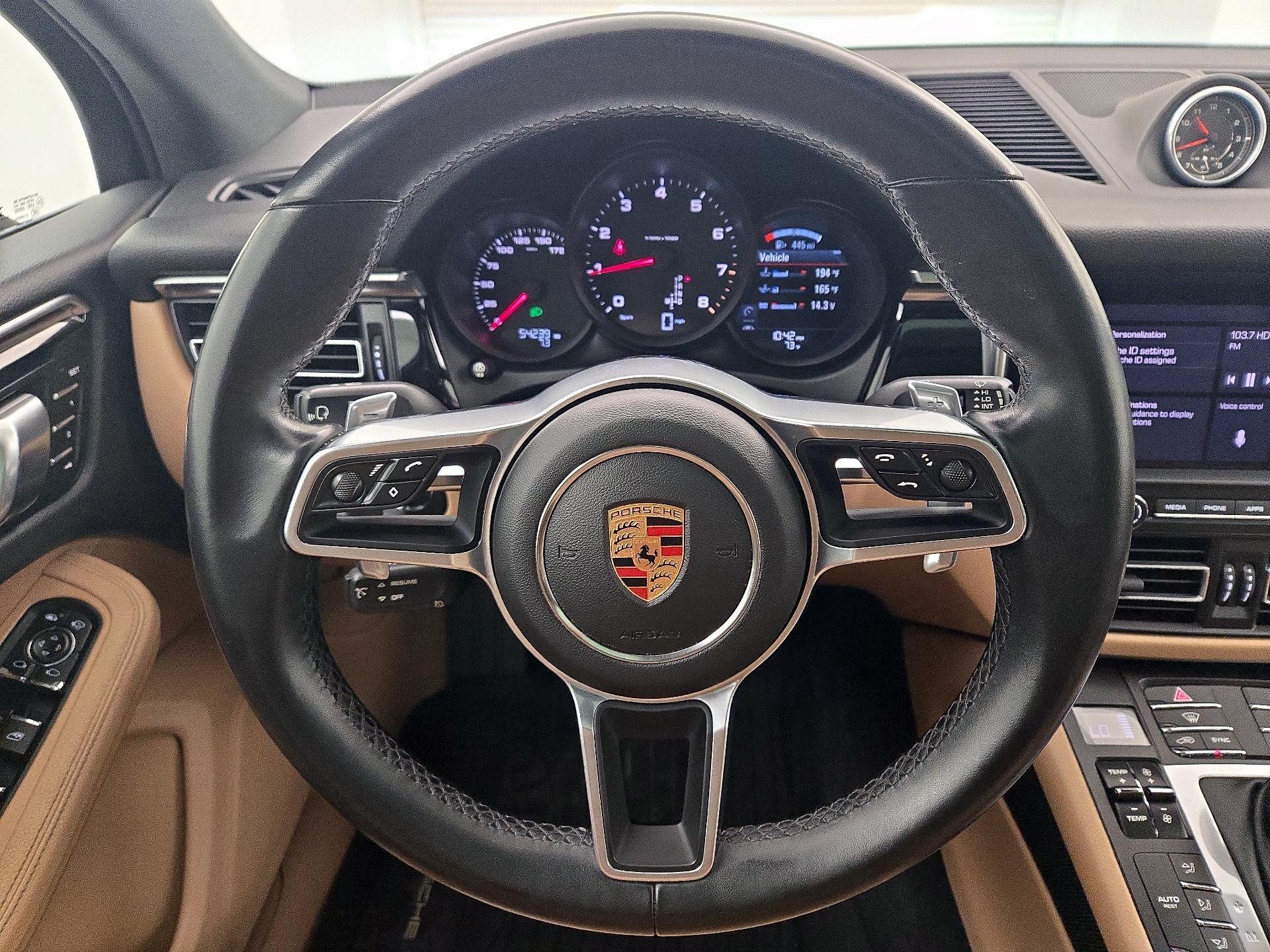 Thumbnail: 2020 Porsche Macan - 10