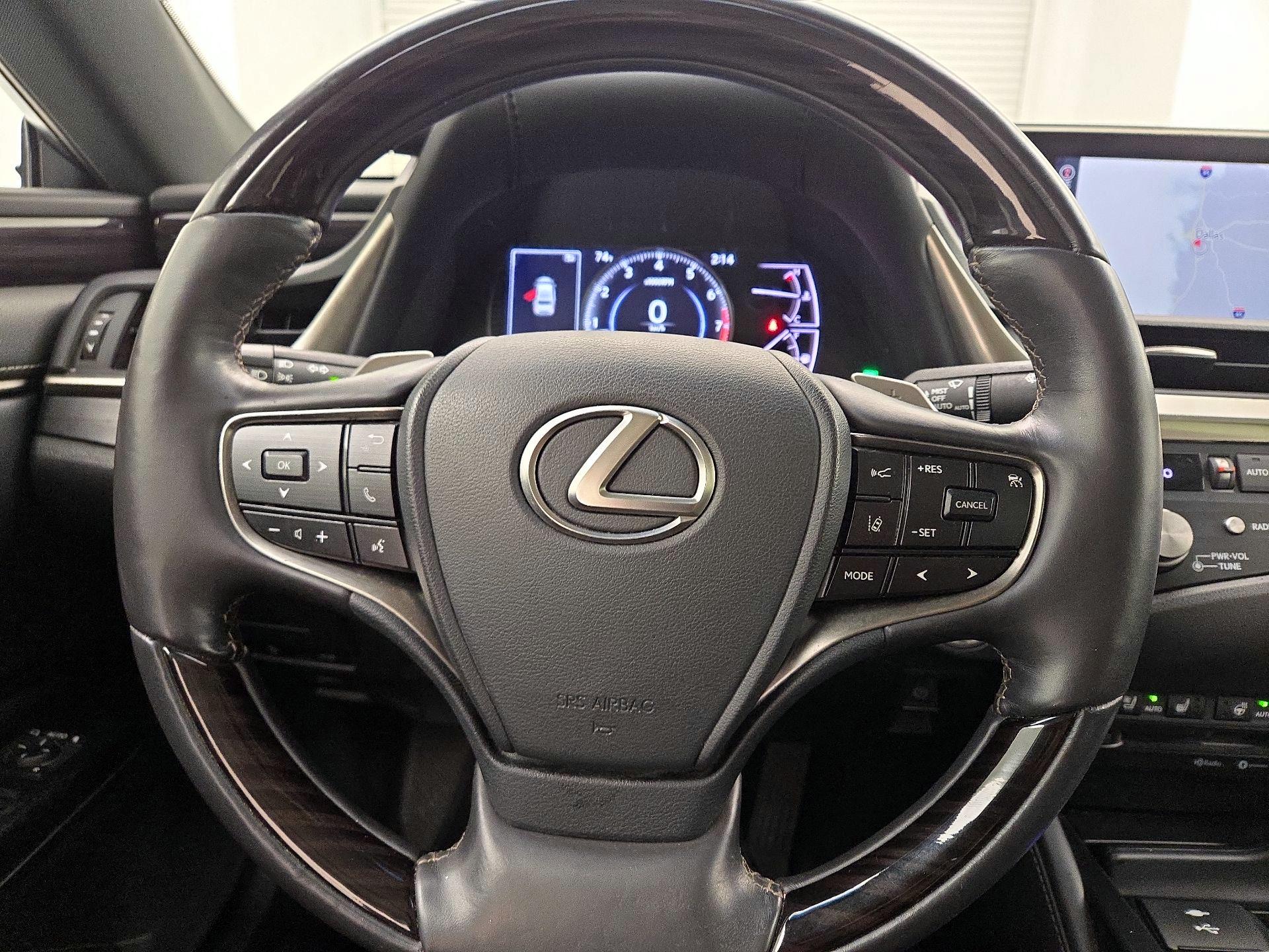 Thumbnail: 2021 Lexus ES - 10