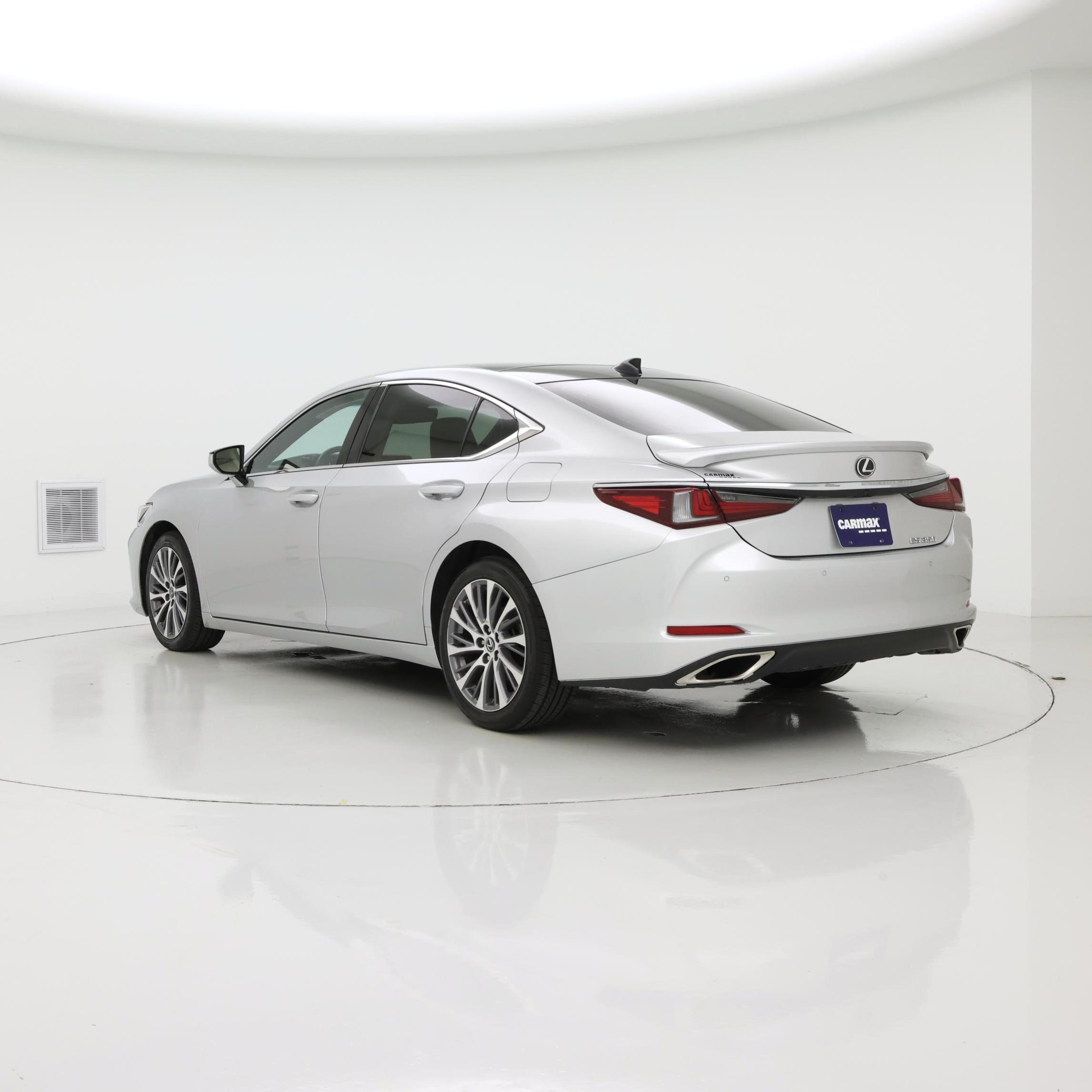 Thumbnail: 2021 Lexus ES - 2