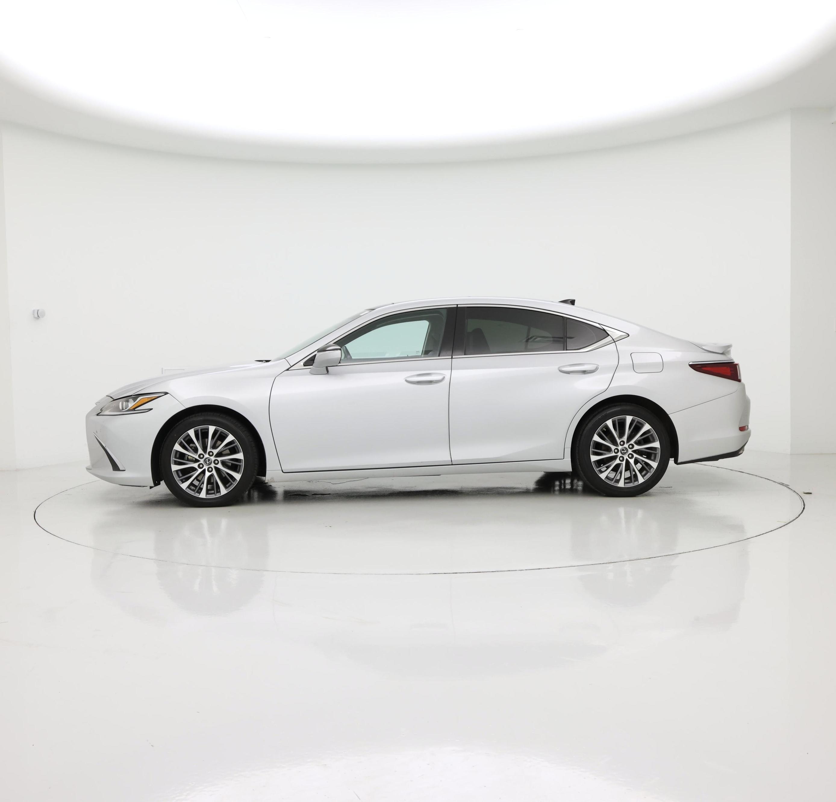 Thumbnail: 2021 Lexus ES - 3