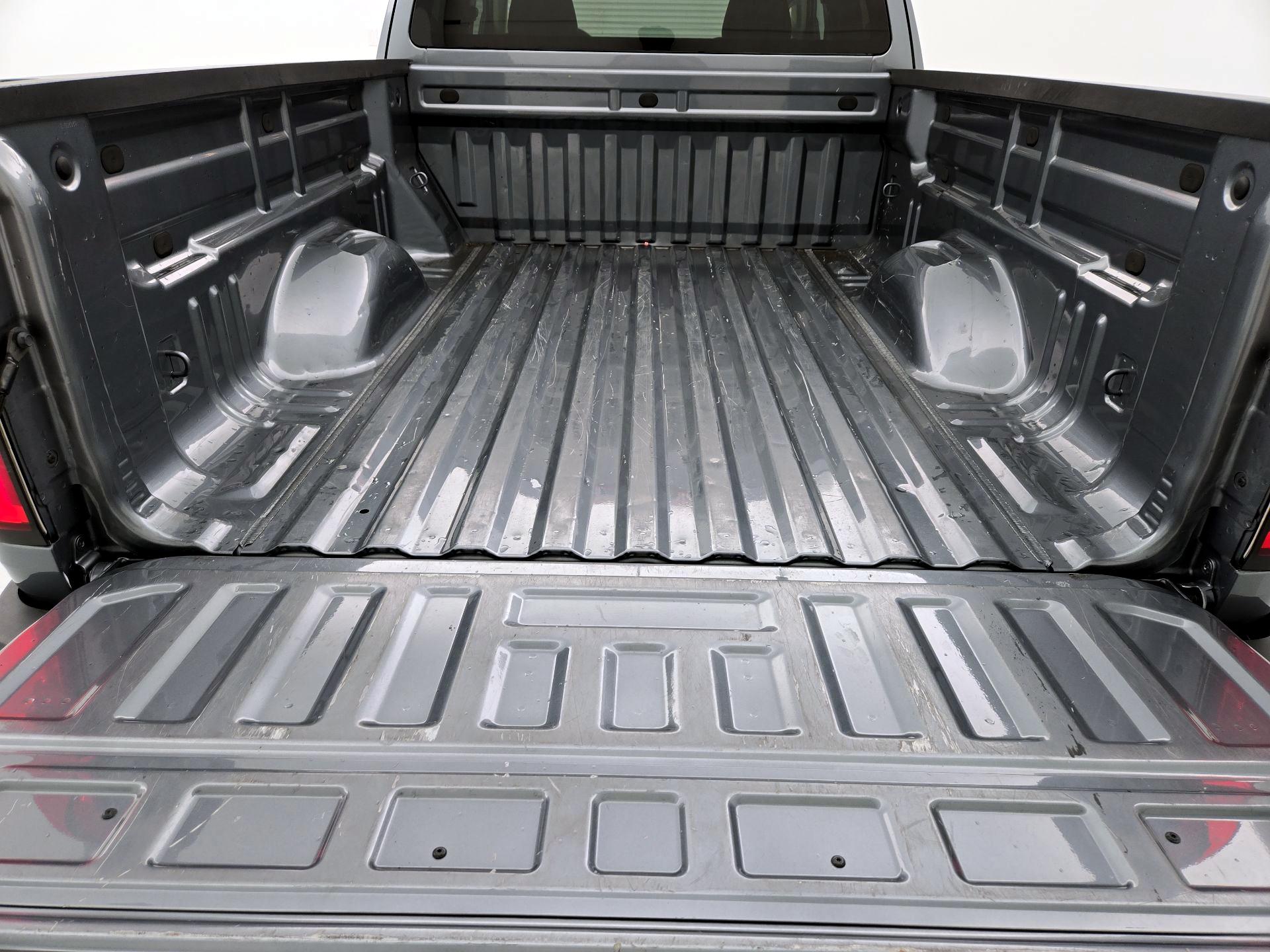 Thumbnail: 2022 Chevrolet Colorado - 20