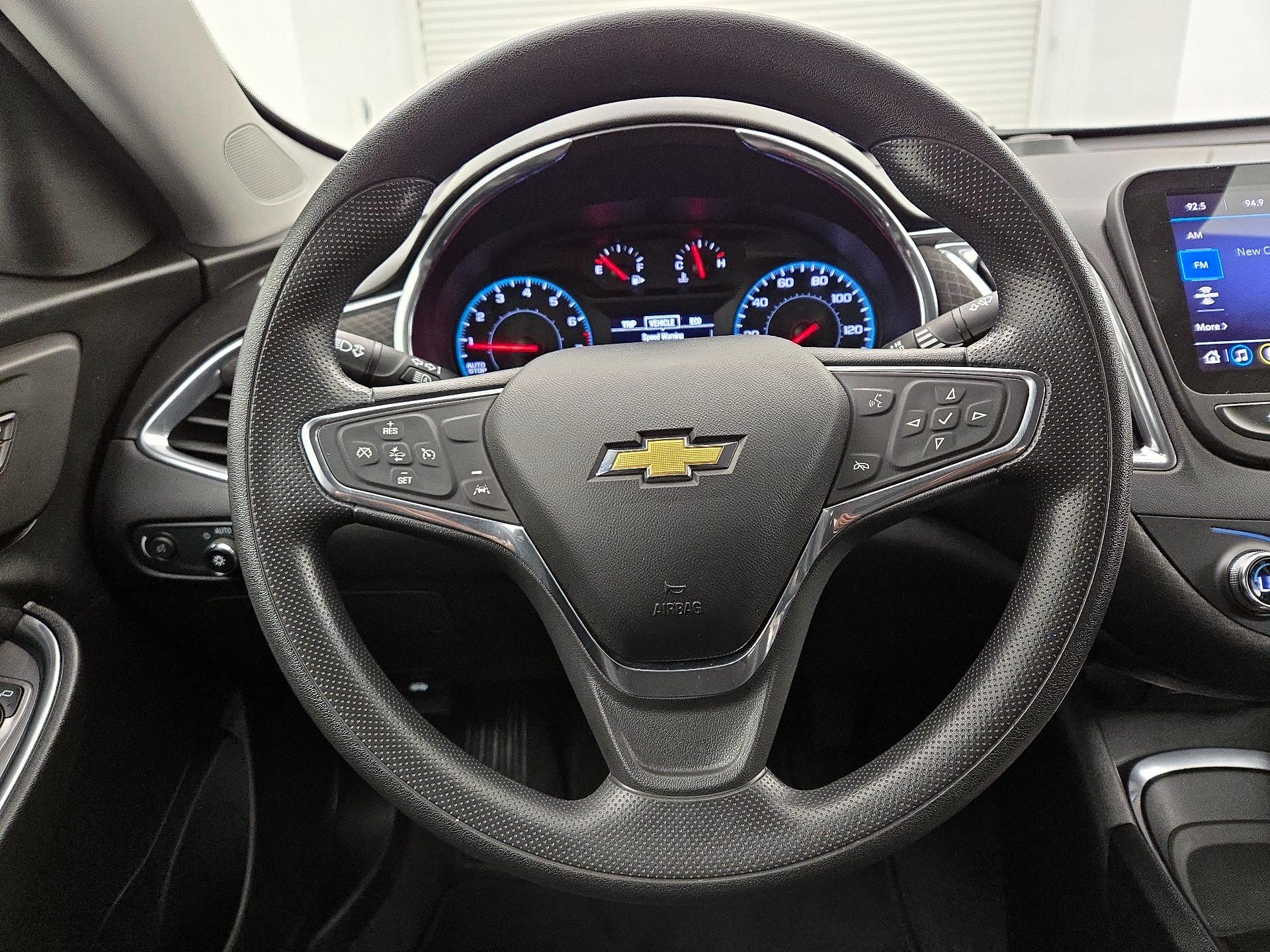 Thumbnail: 2021 Chevrolet Malibu - 10