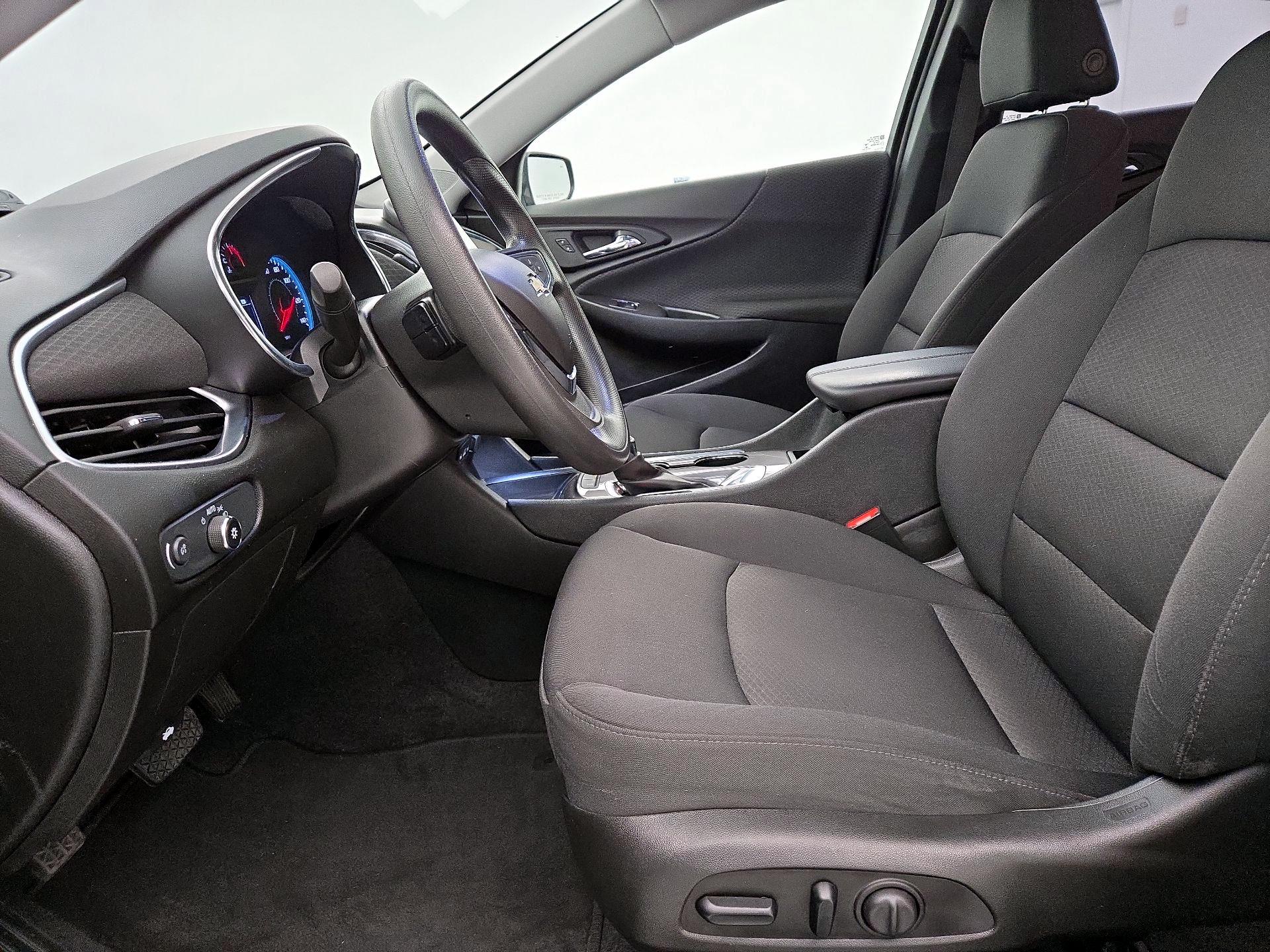 Thumbnail: 2021 Chevrolet Malibu - 11