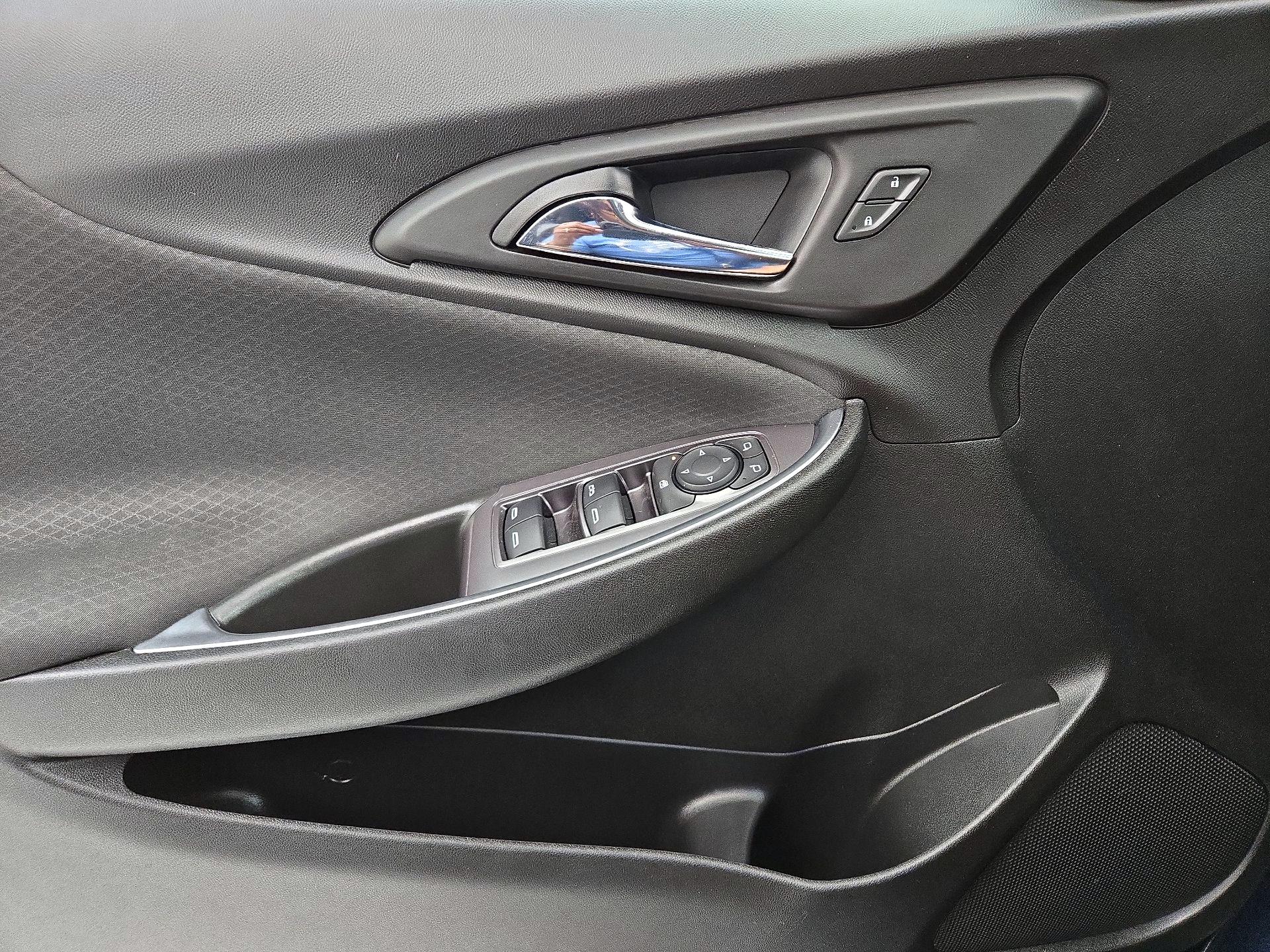 Thumbnail: 2021 Chevrolet Malibu - 12