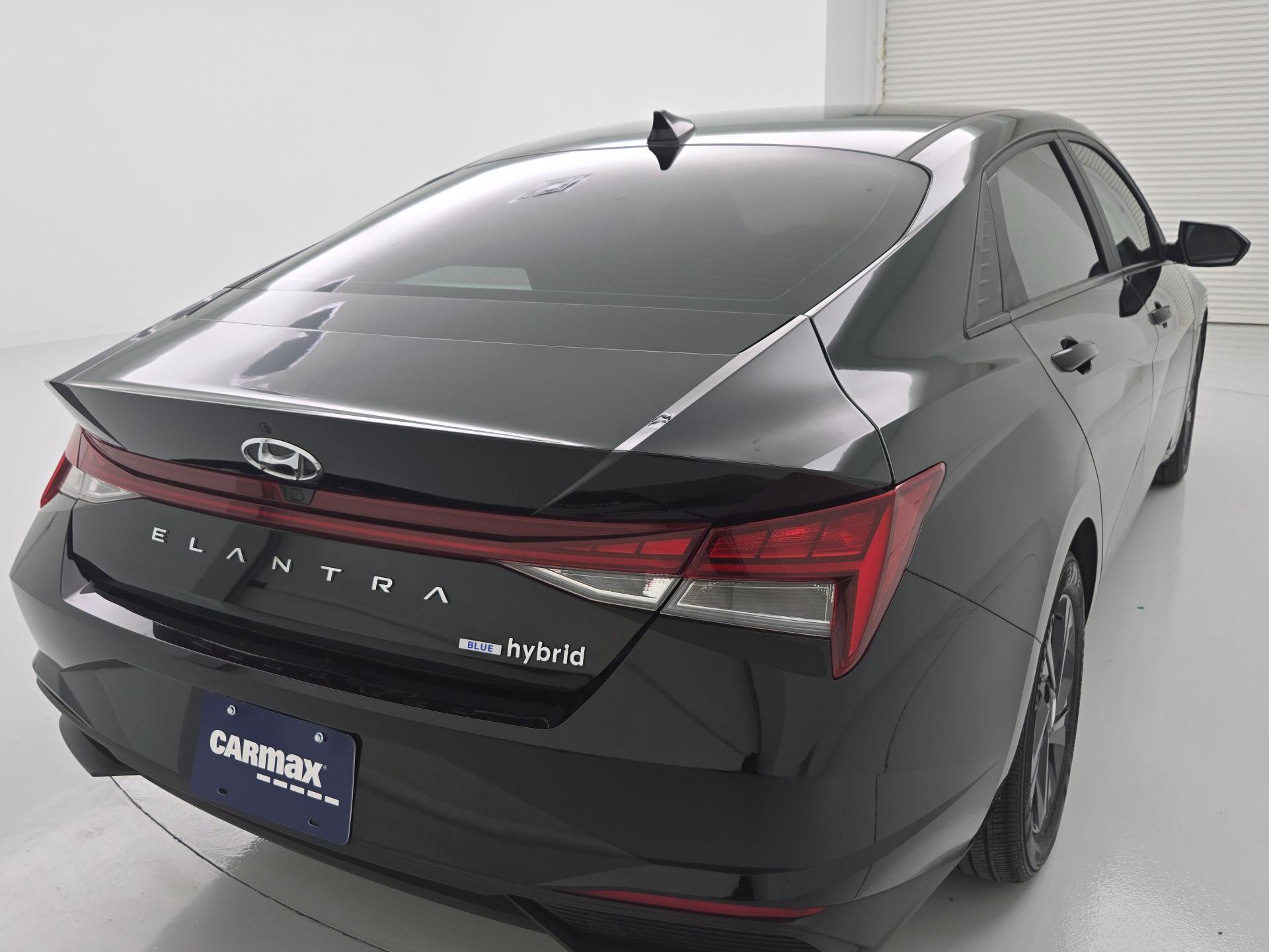 Thumbnail: 2023 Hyundai Elantra - 5