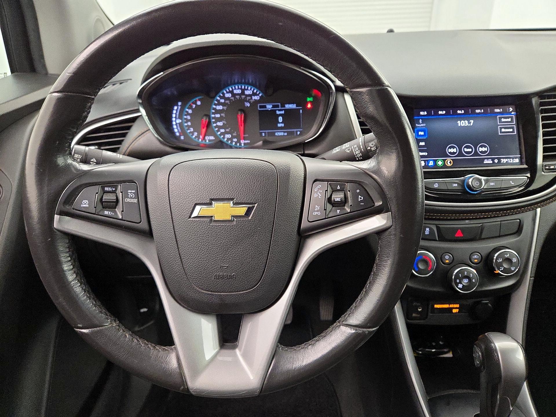 Thumbnail: 2022 Chevrolet Trax - 10